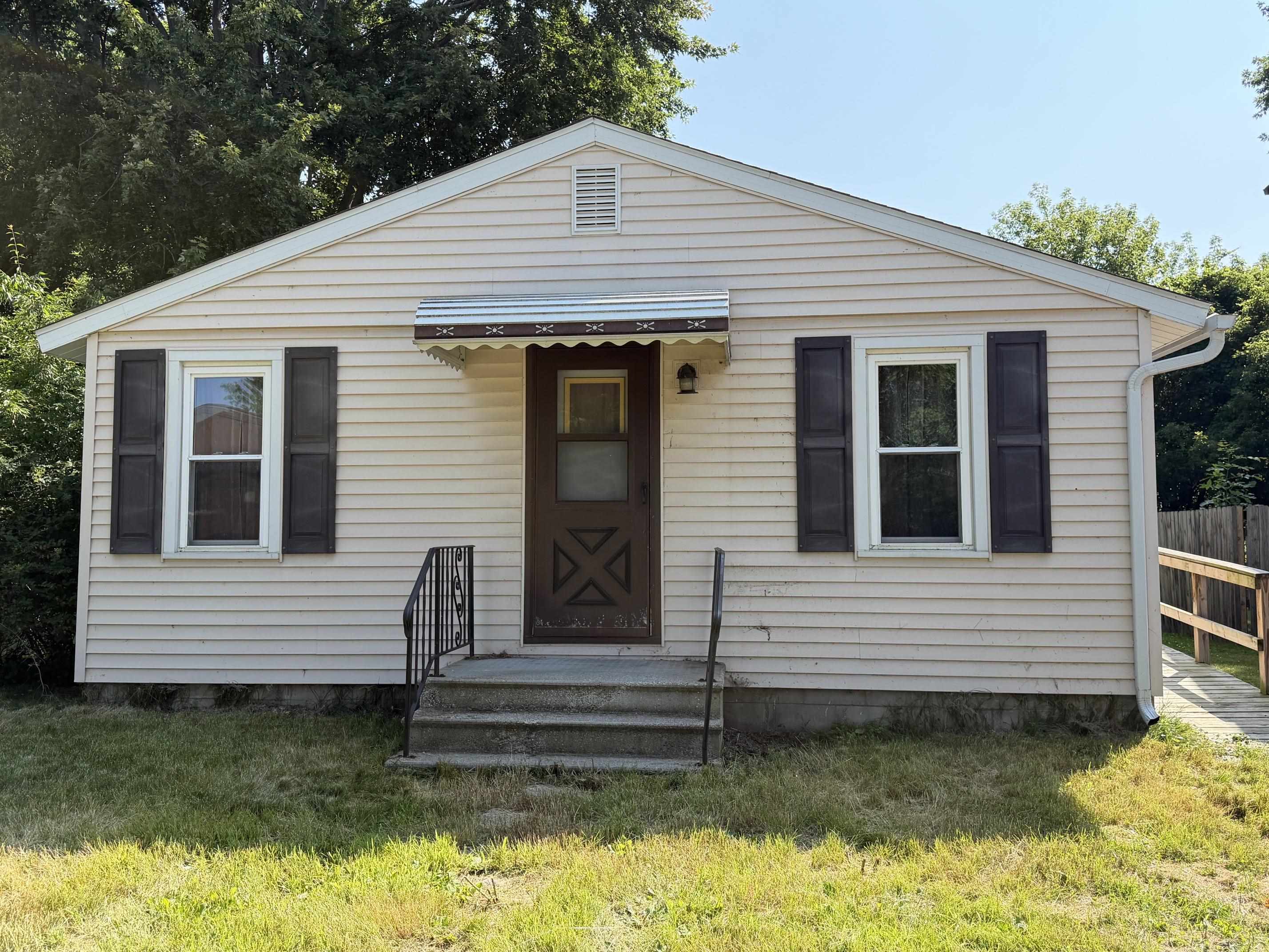 1052 Pine Road Property Photo 1