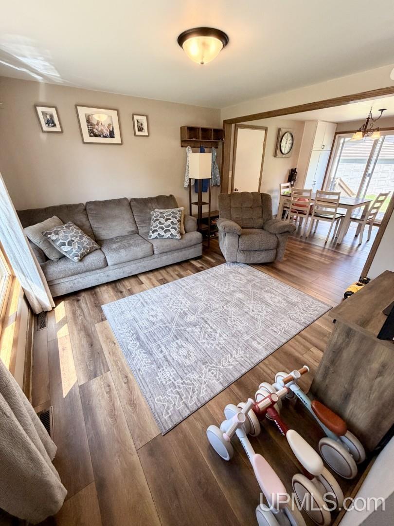 636 County Road Property Photo 4