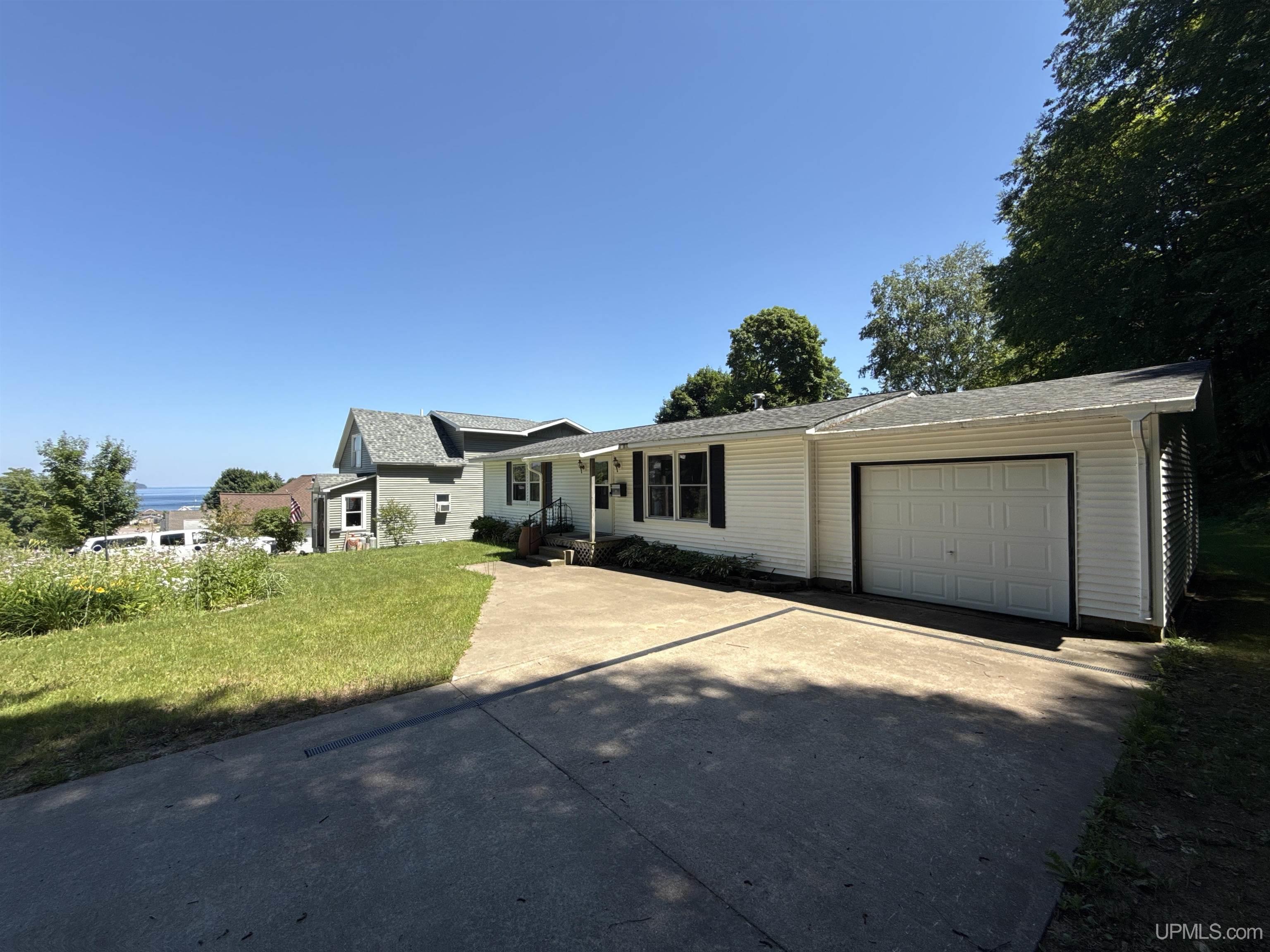 311 Chestnut Street Property Photo 28
