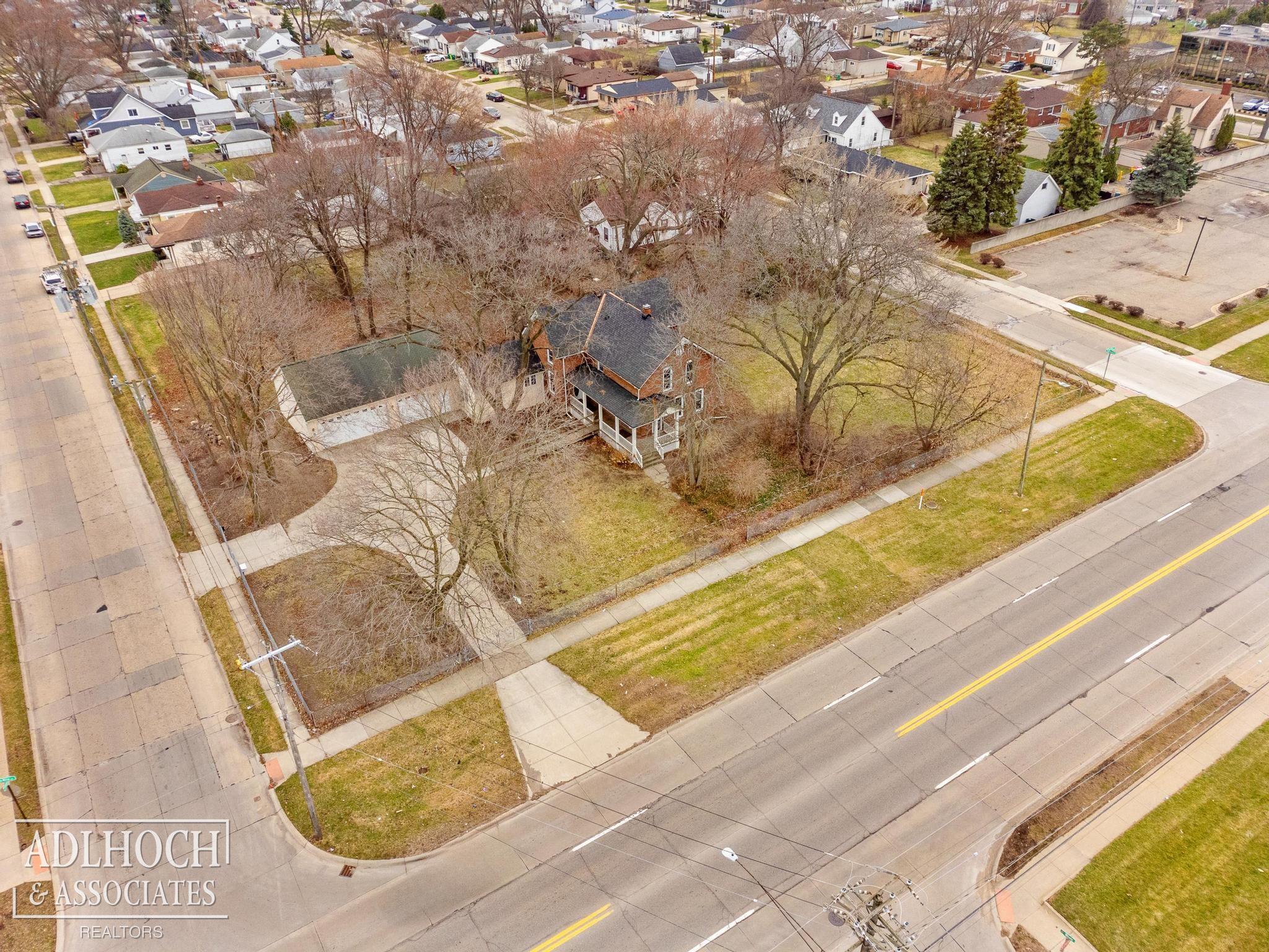 17526 E 10 Mile Road Property Photo 2