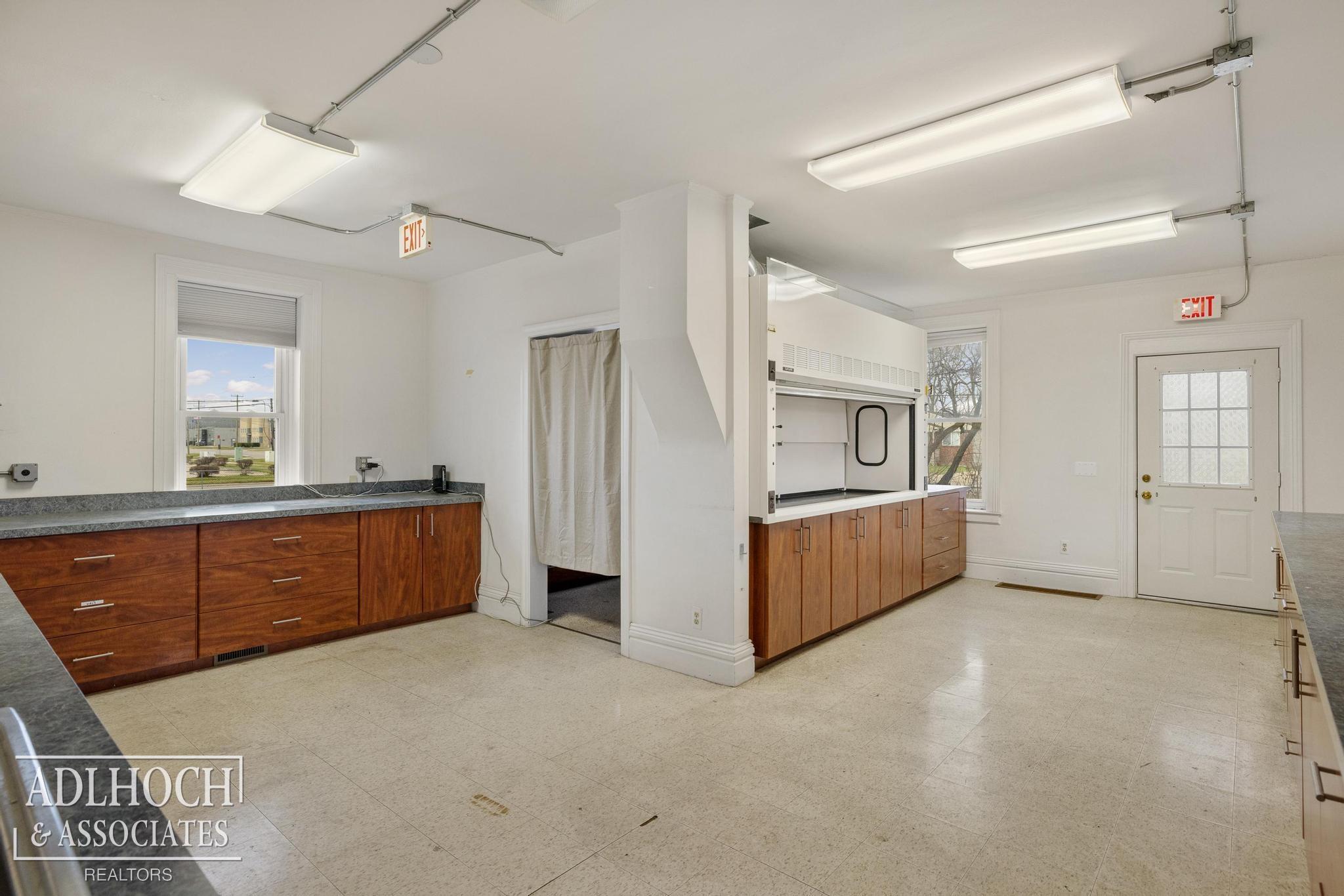 17526 E 10 Mile Road Property Photo 6