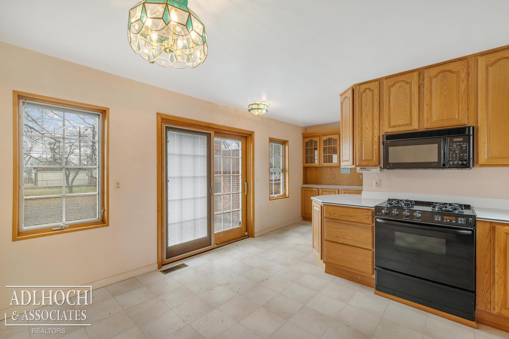 17526 E 10 Mile Road Property Photo 15