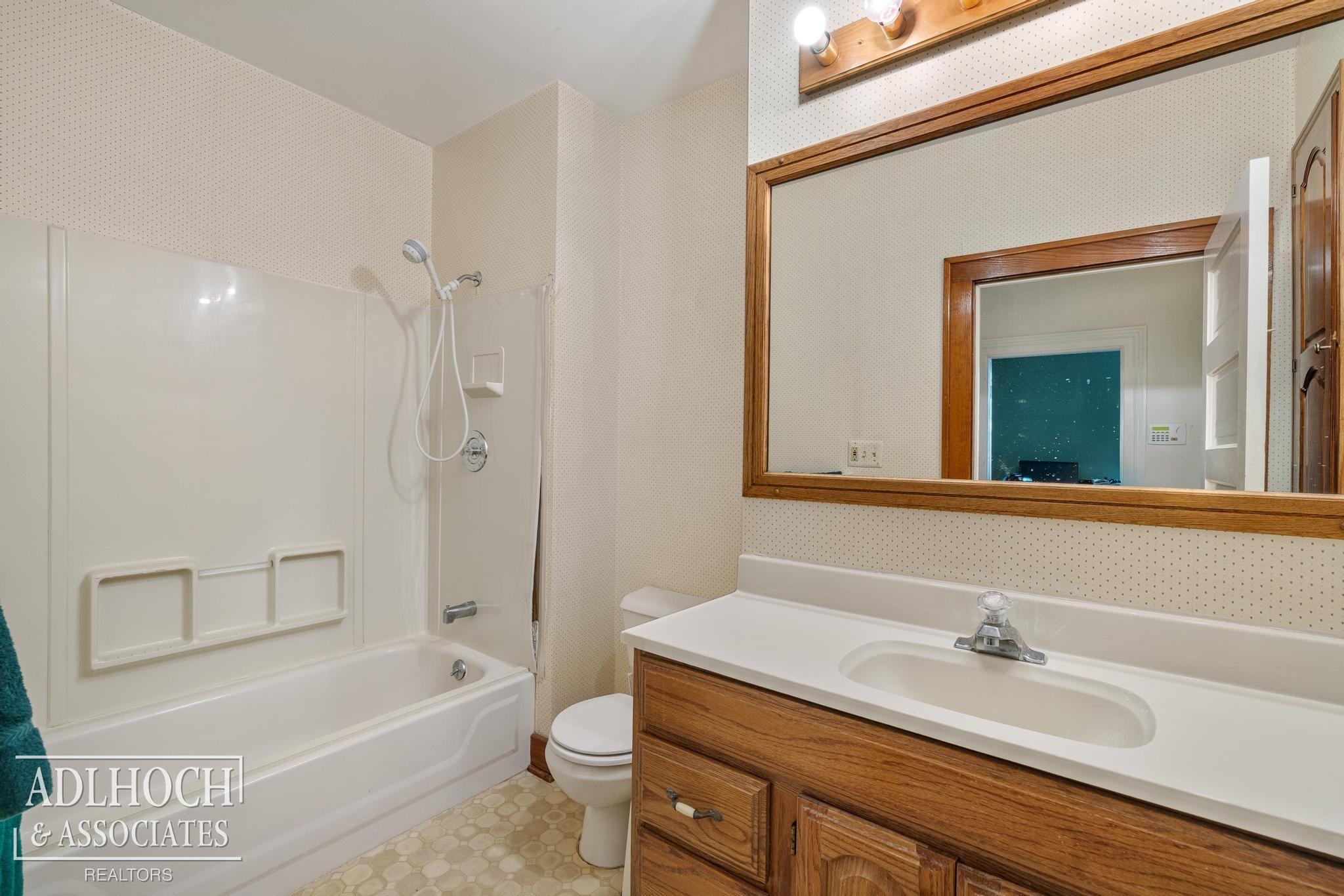 17526 E 10 Mile Road Property Photo 16
