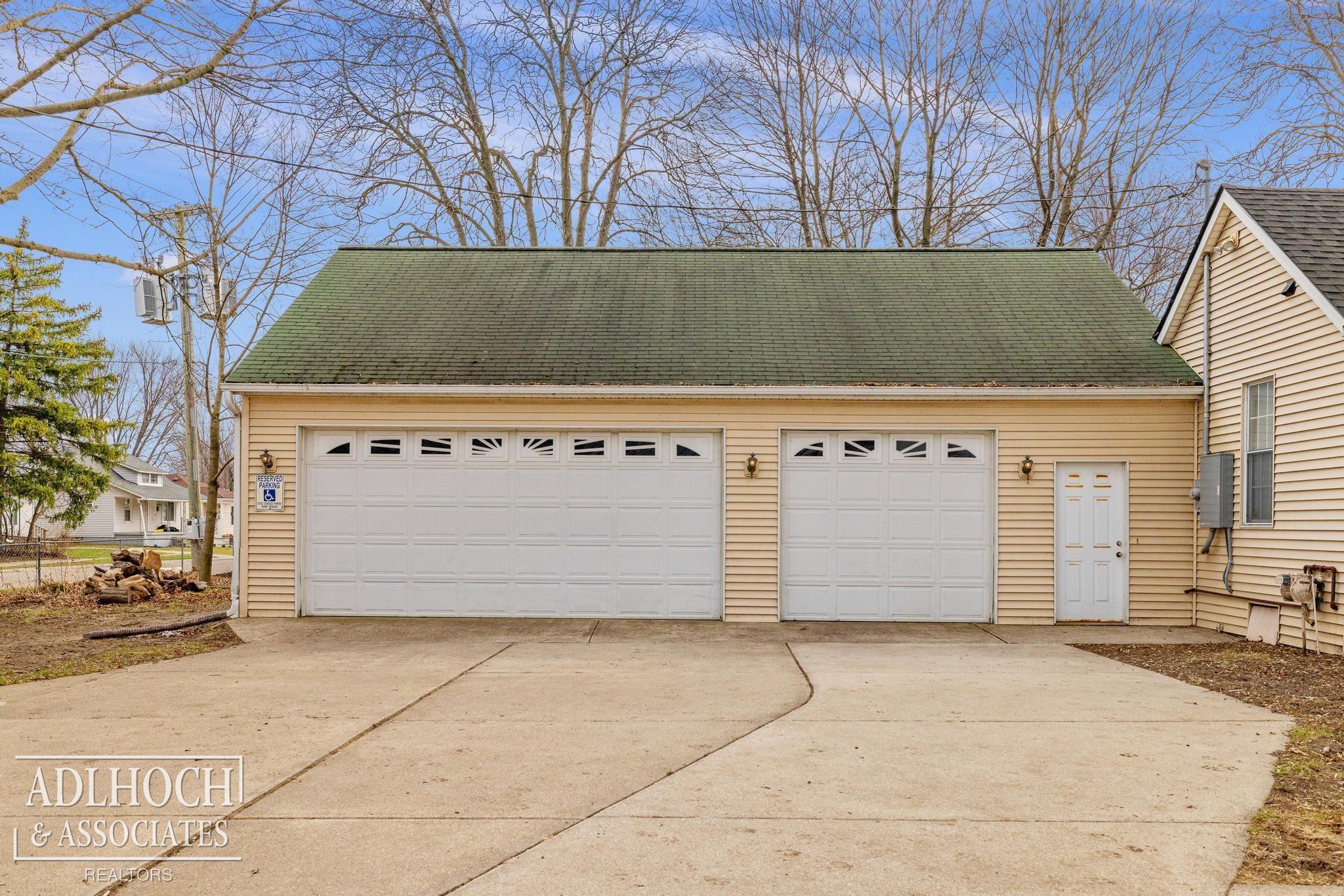 17526 E 10 Mile Road Property Photo 17