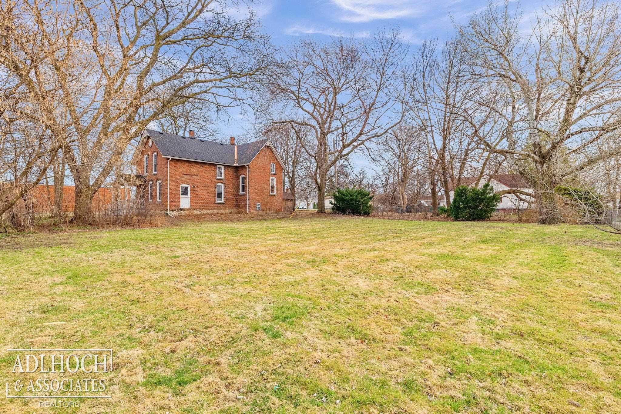 17526 E 10 Mile Road Property Photo 23