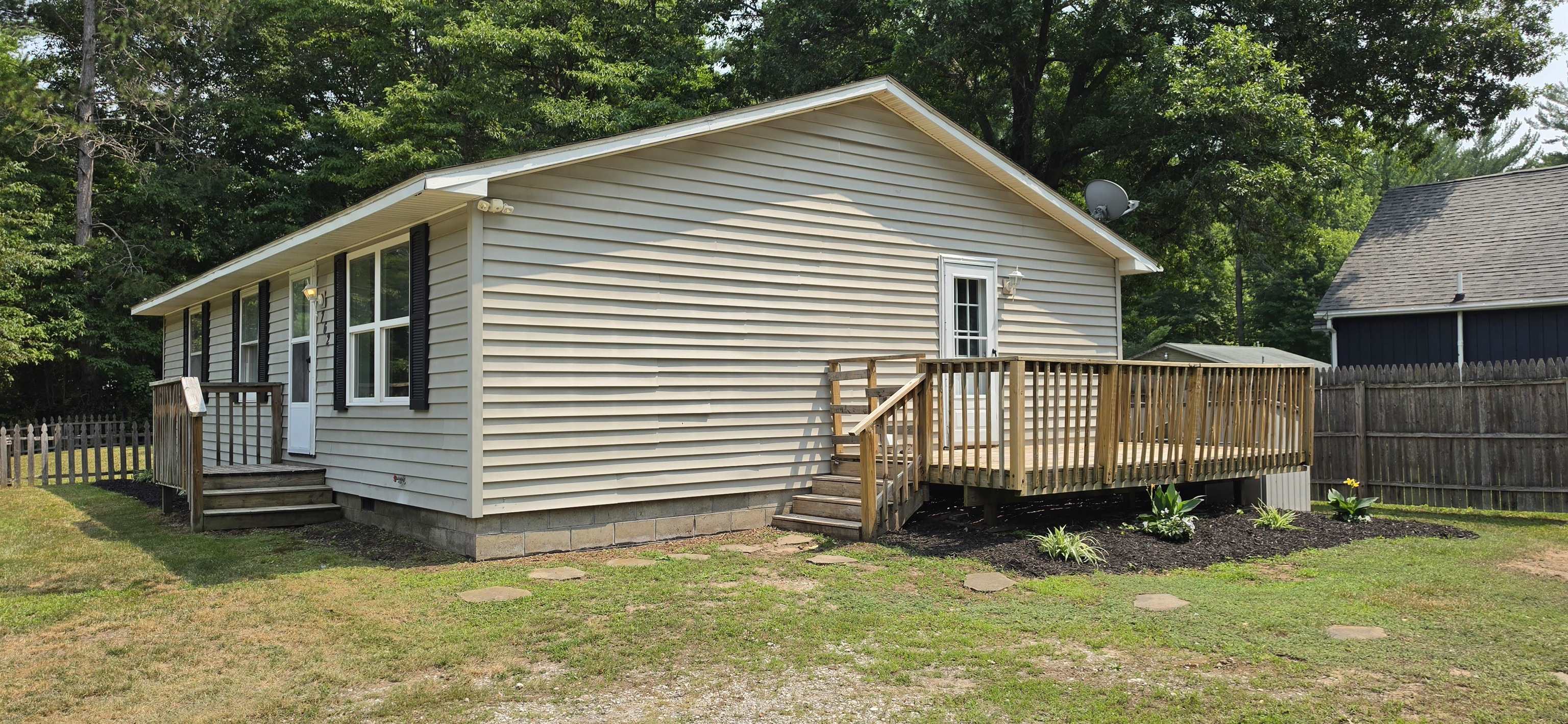 762 E Red Keg Court Property Photo 2