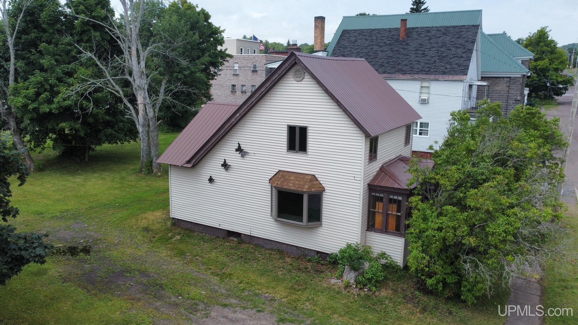 23 1st Street Property Photo 1