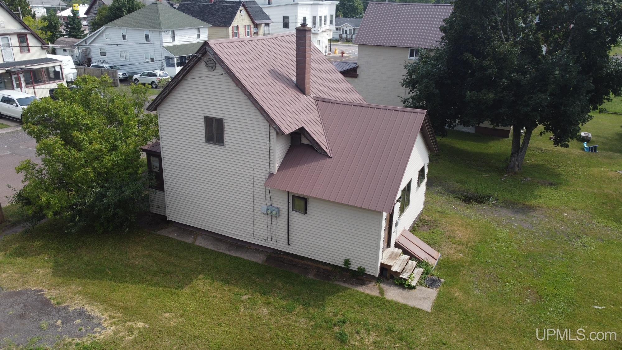 23 1st Street Property Photo 2