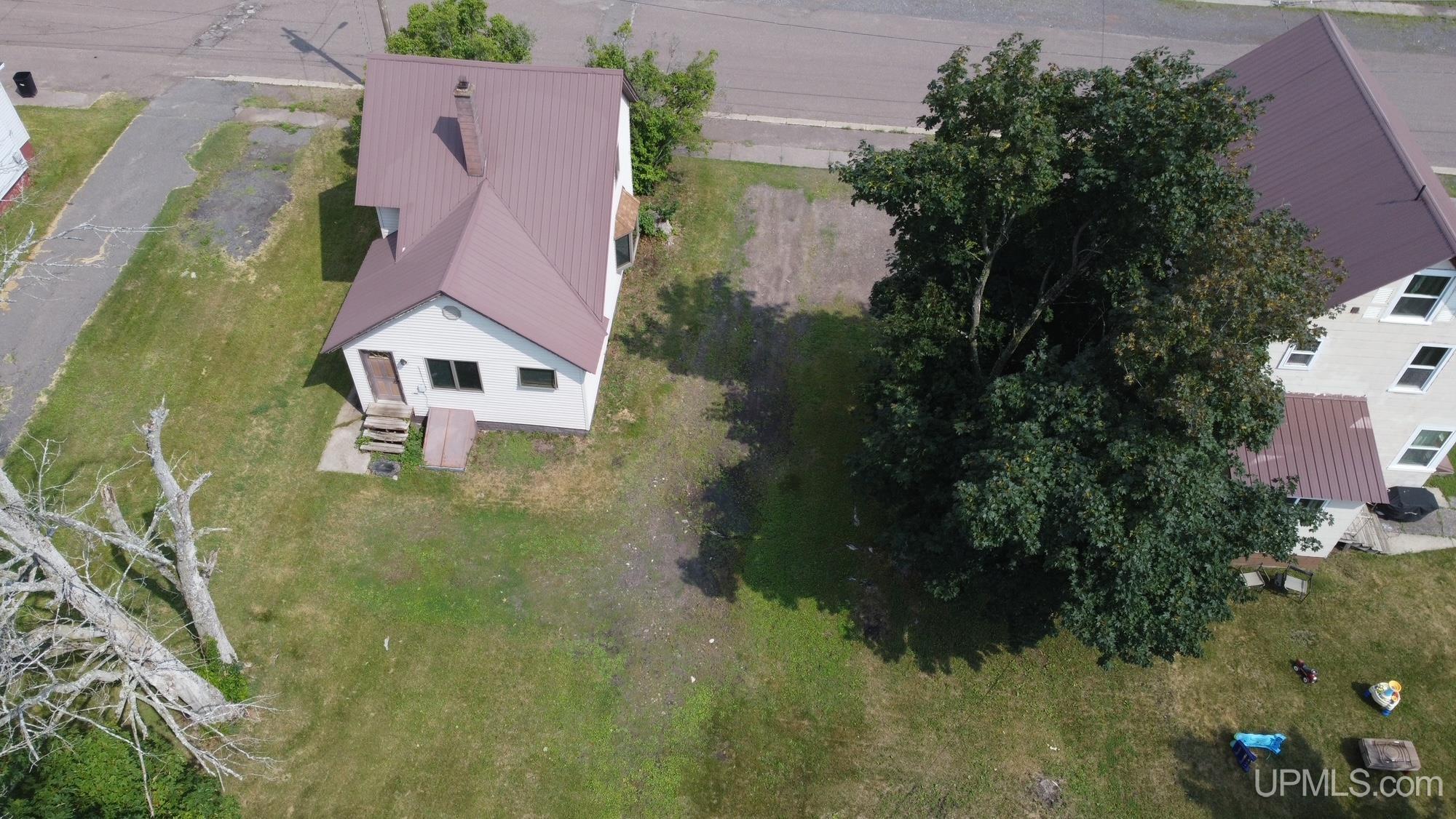 23 1st Street Property Photo 6