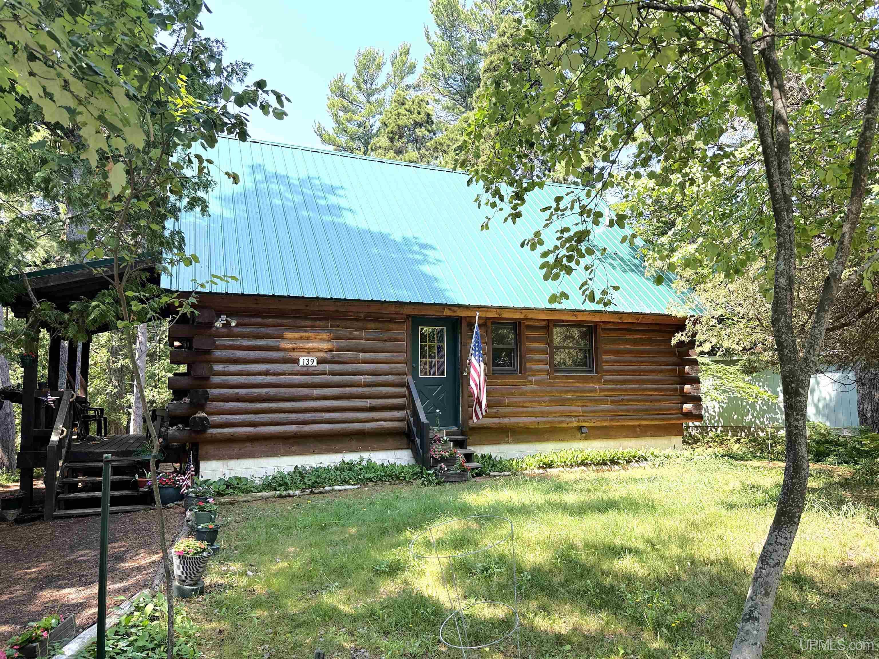 139 6th Street Property Photo 1