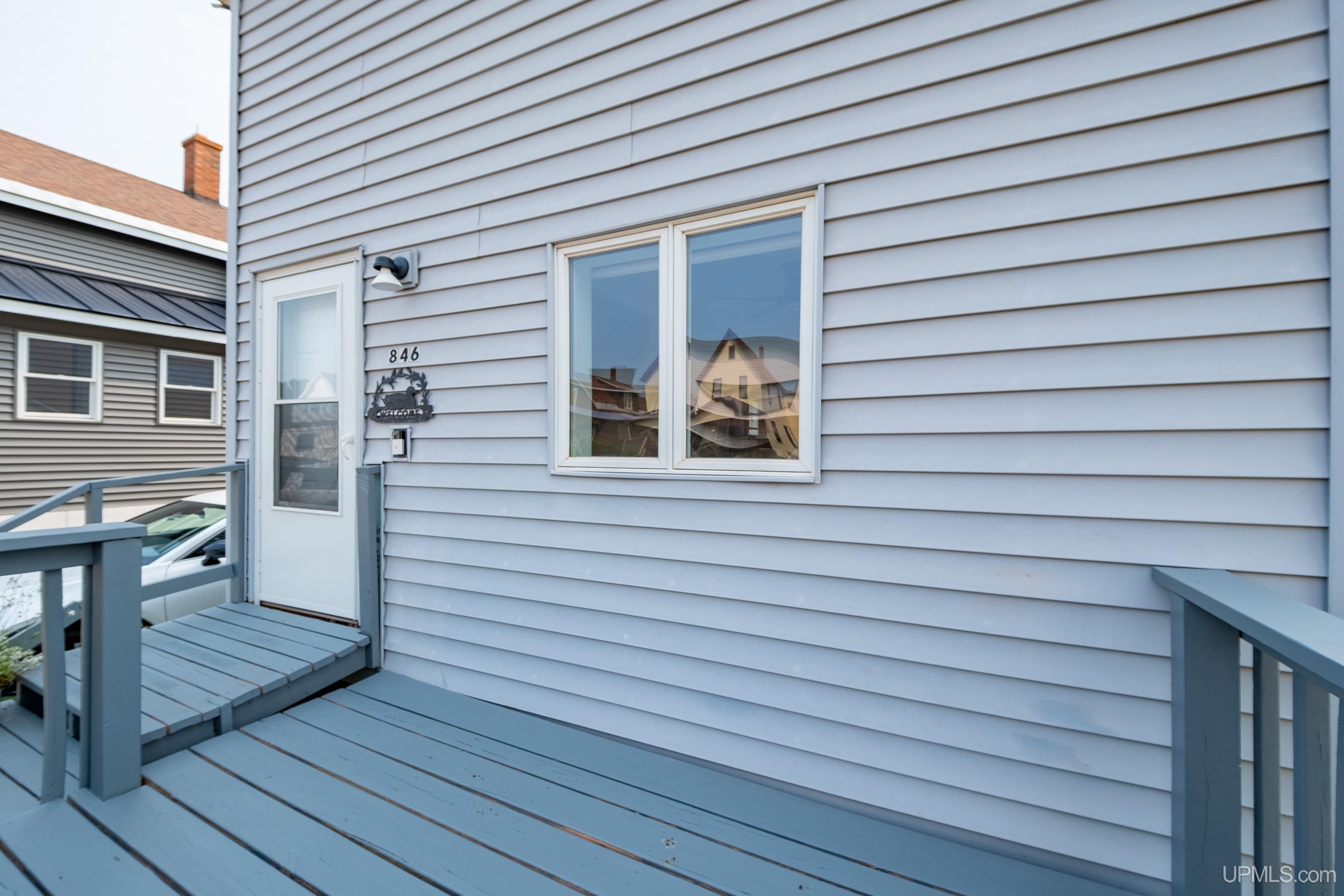 846 N Pine Street Property Photo 4