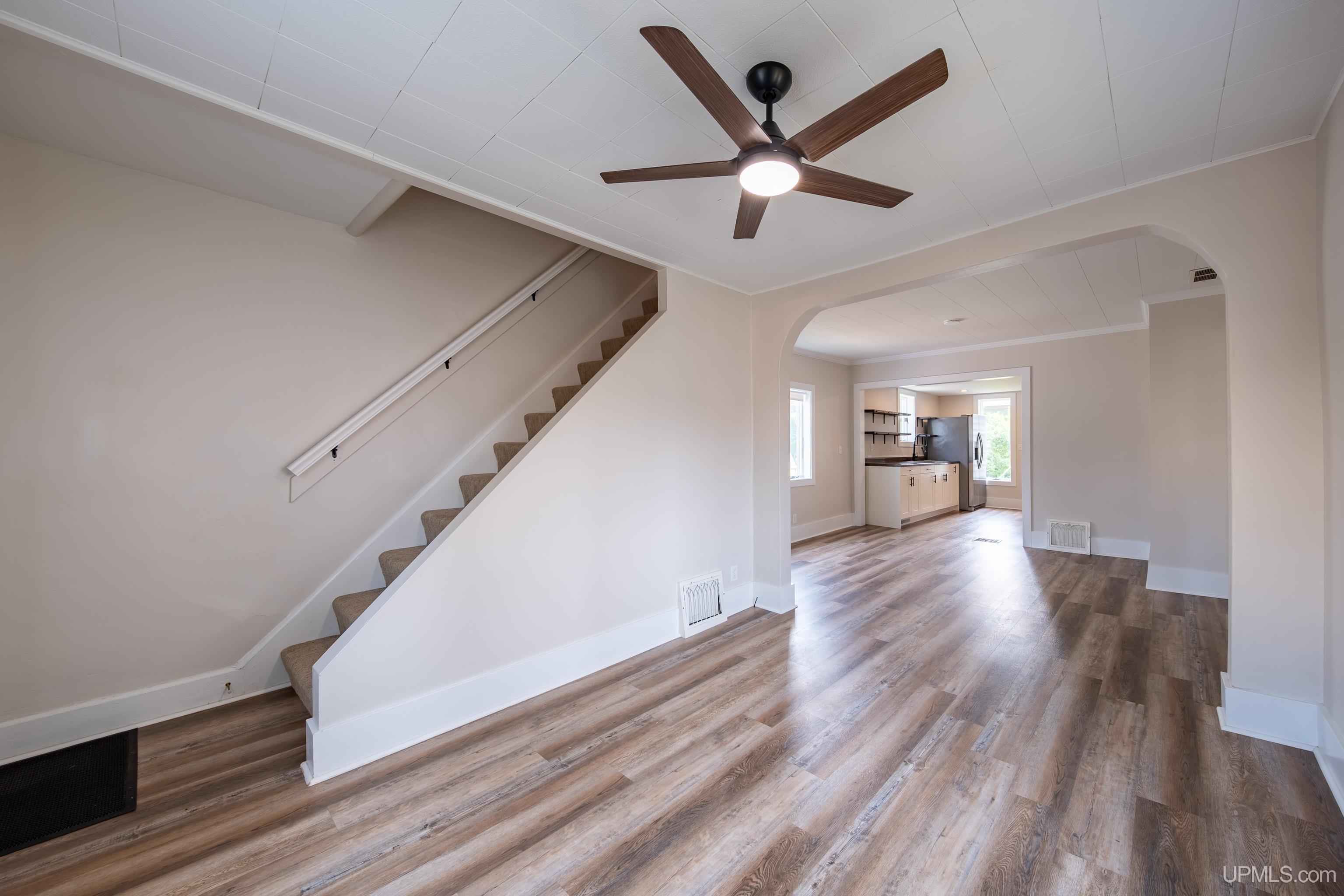 846 N Pine Street Property Photo 5