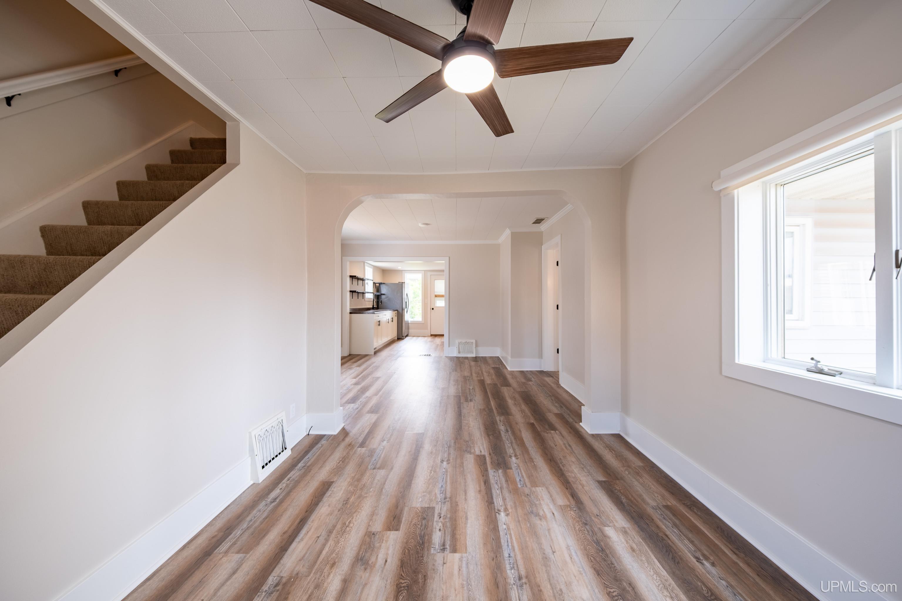 846 N Pine Street Property Photo 6