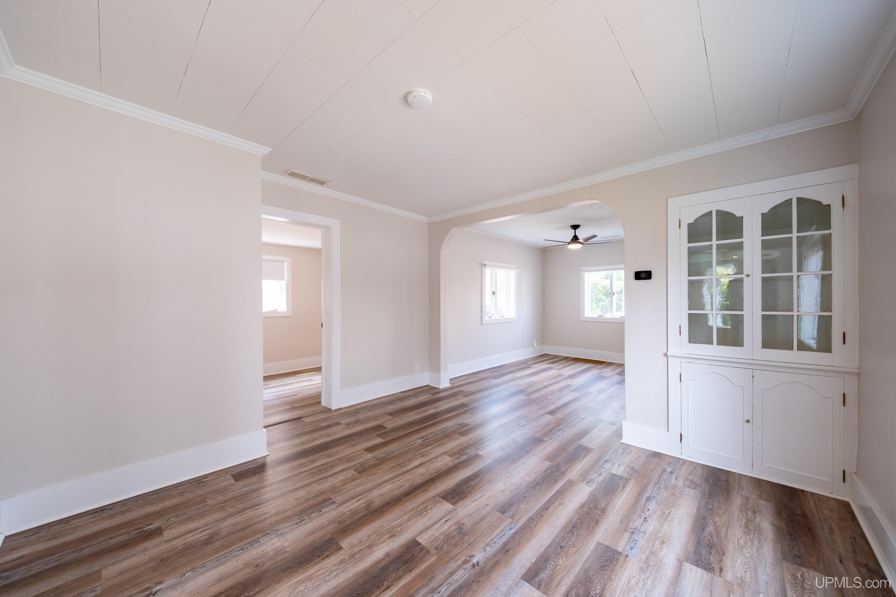 846 N Pine Street Property Photo 8
