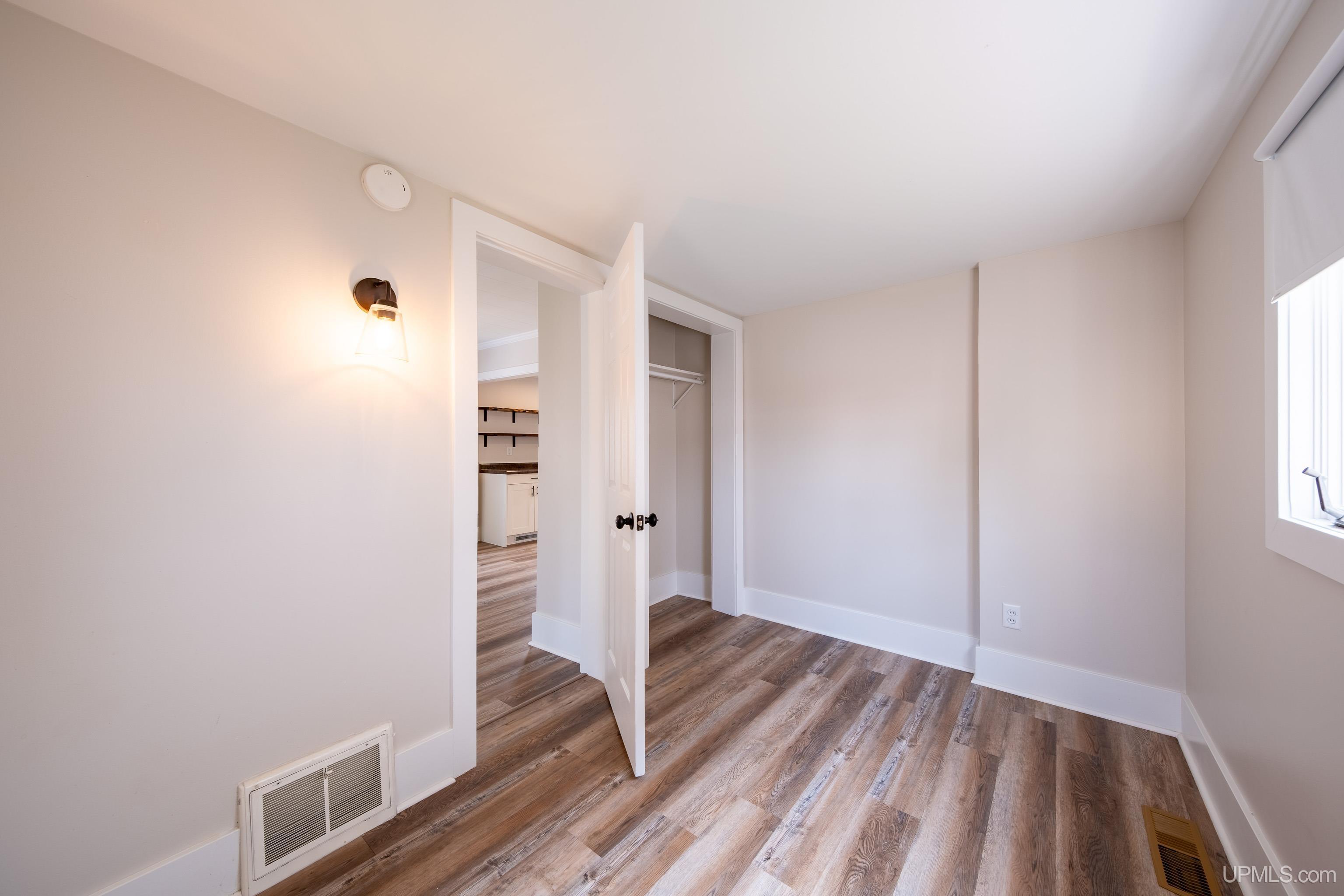 846 N Pine Street Property Photo 17