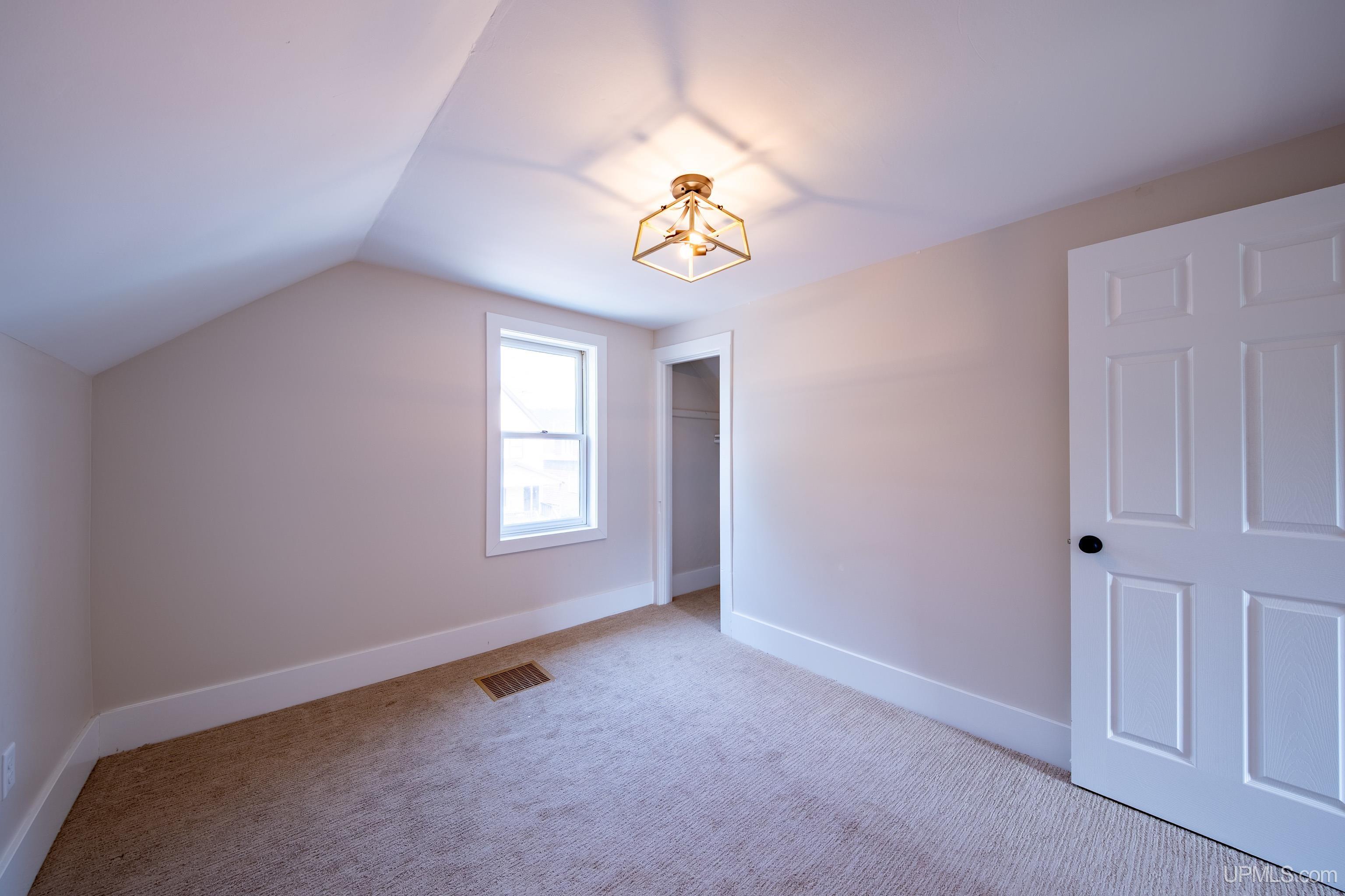 846 N Pine Street Property Photo 22