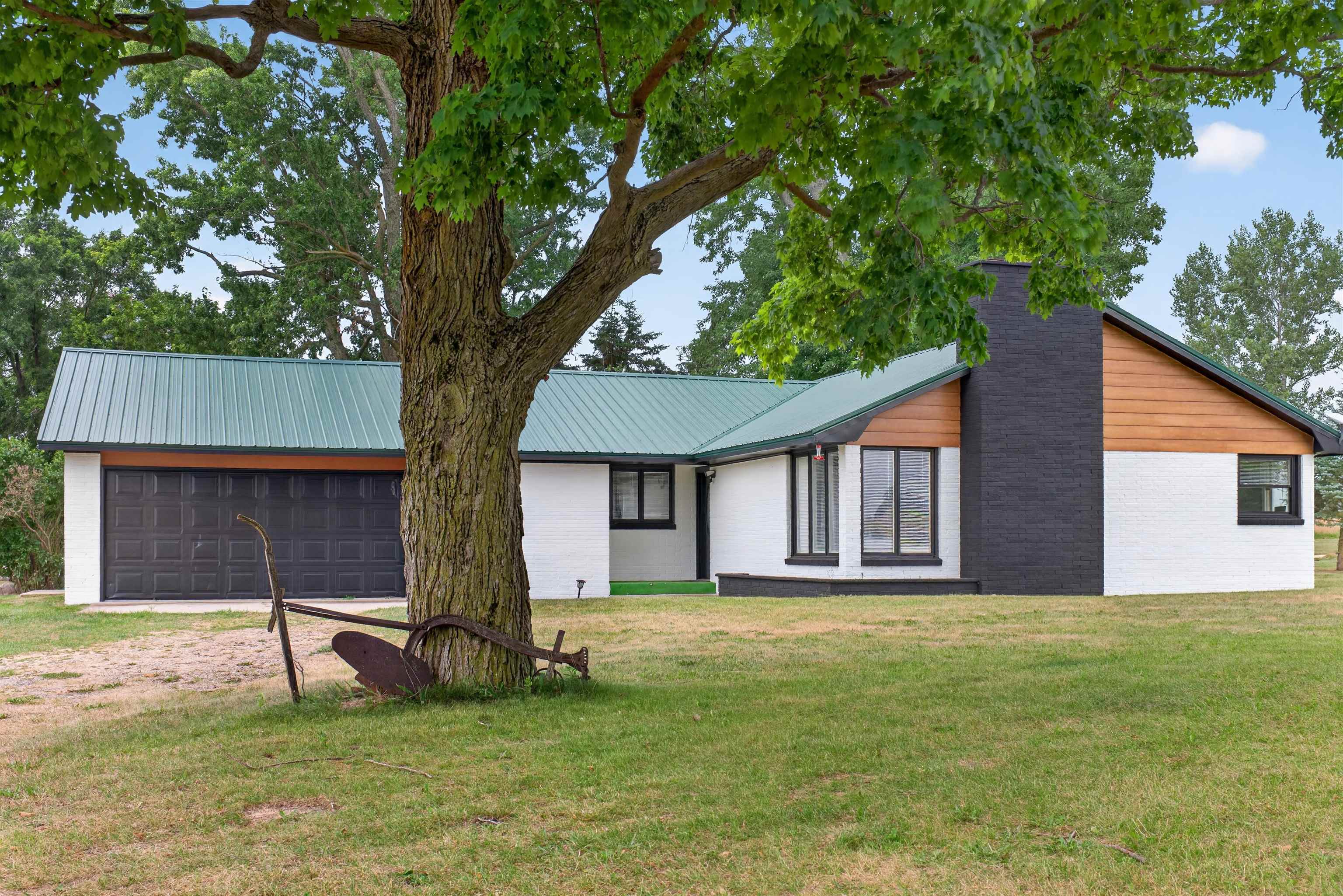 3925 Woods Road Property Photo 1