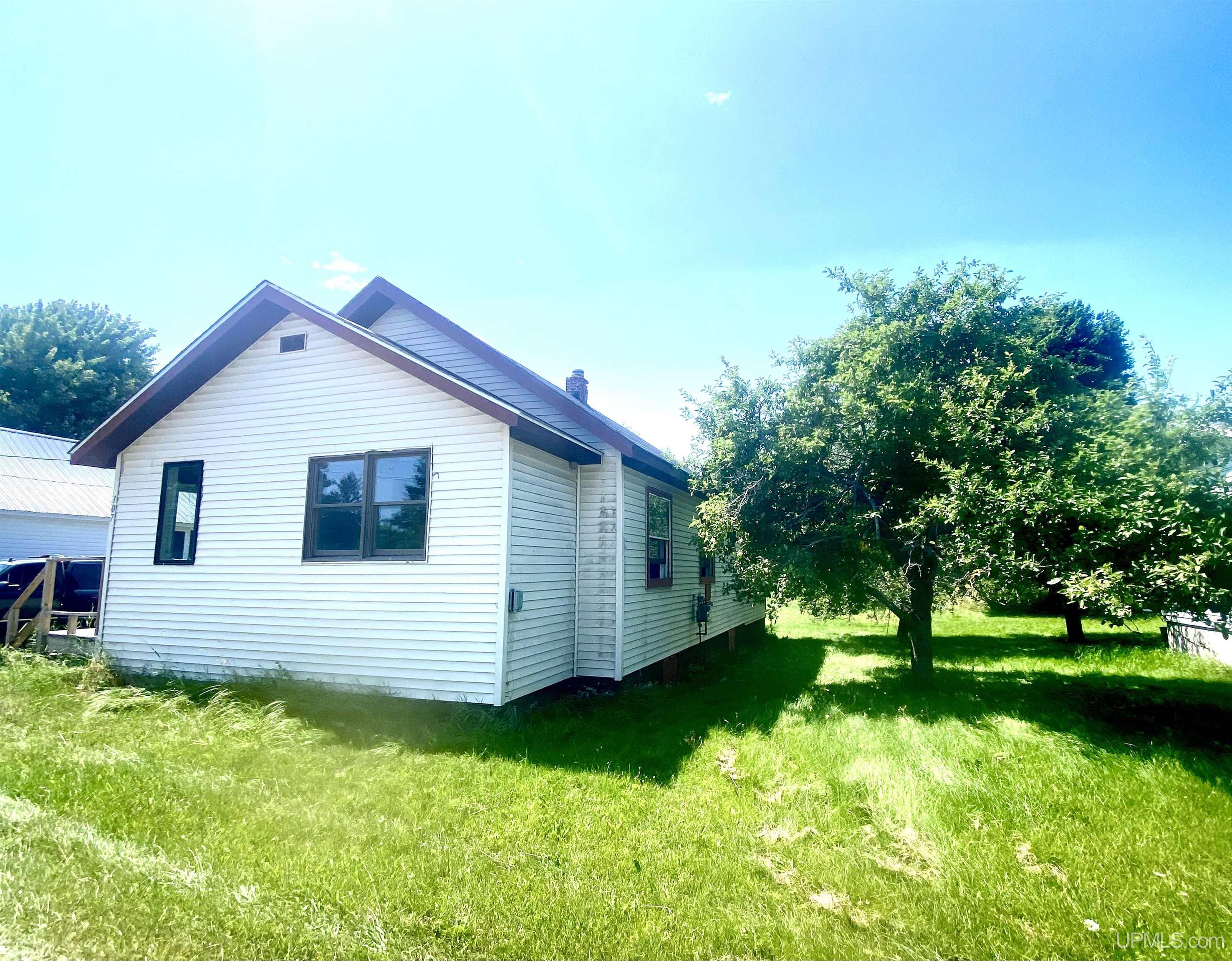 107 New Elm Street Property Photo 1