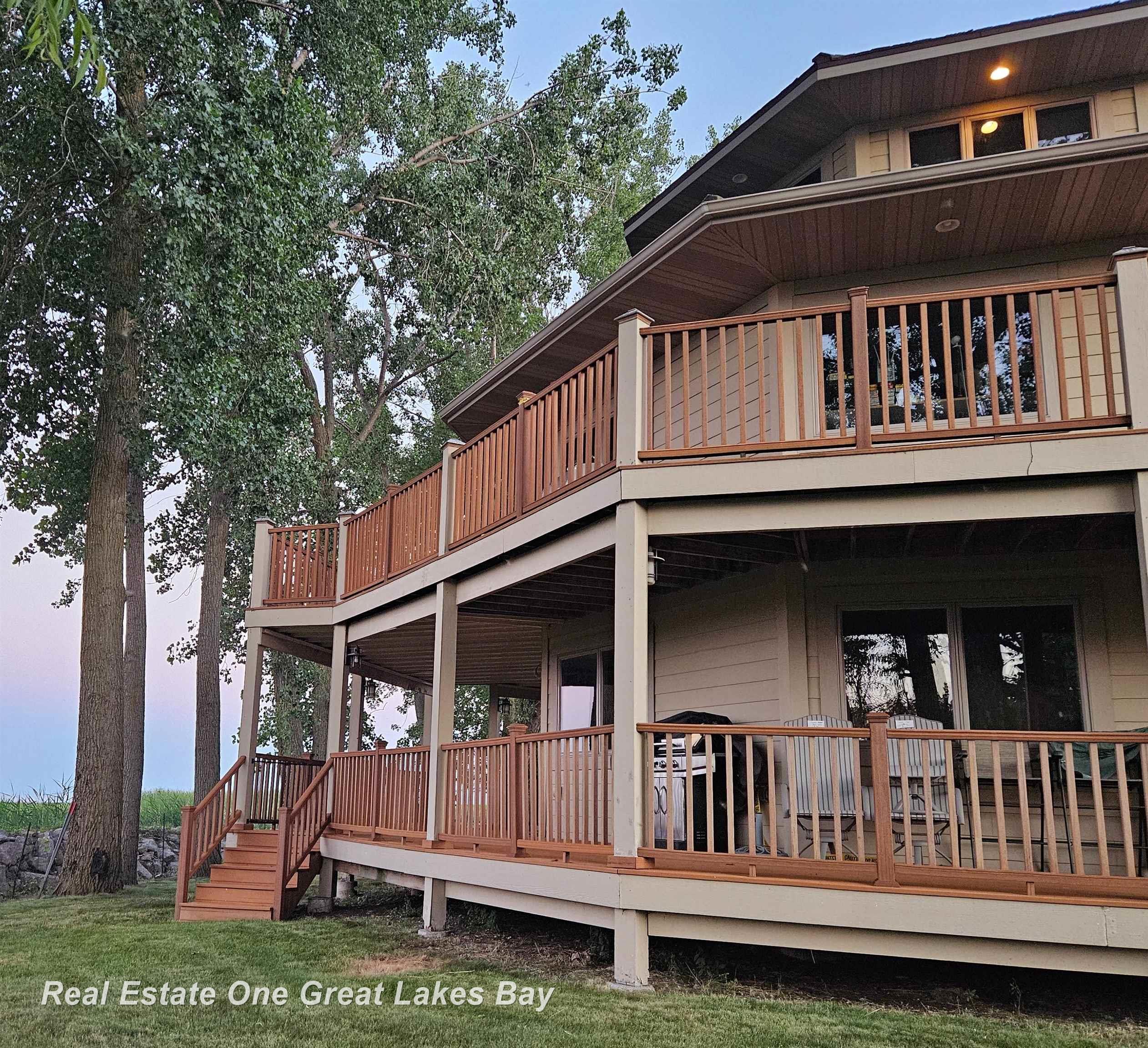 2180 Driftwood Road Property Photo 1