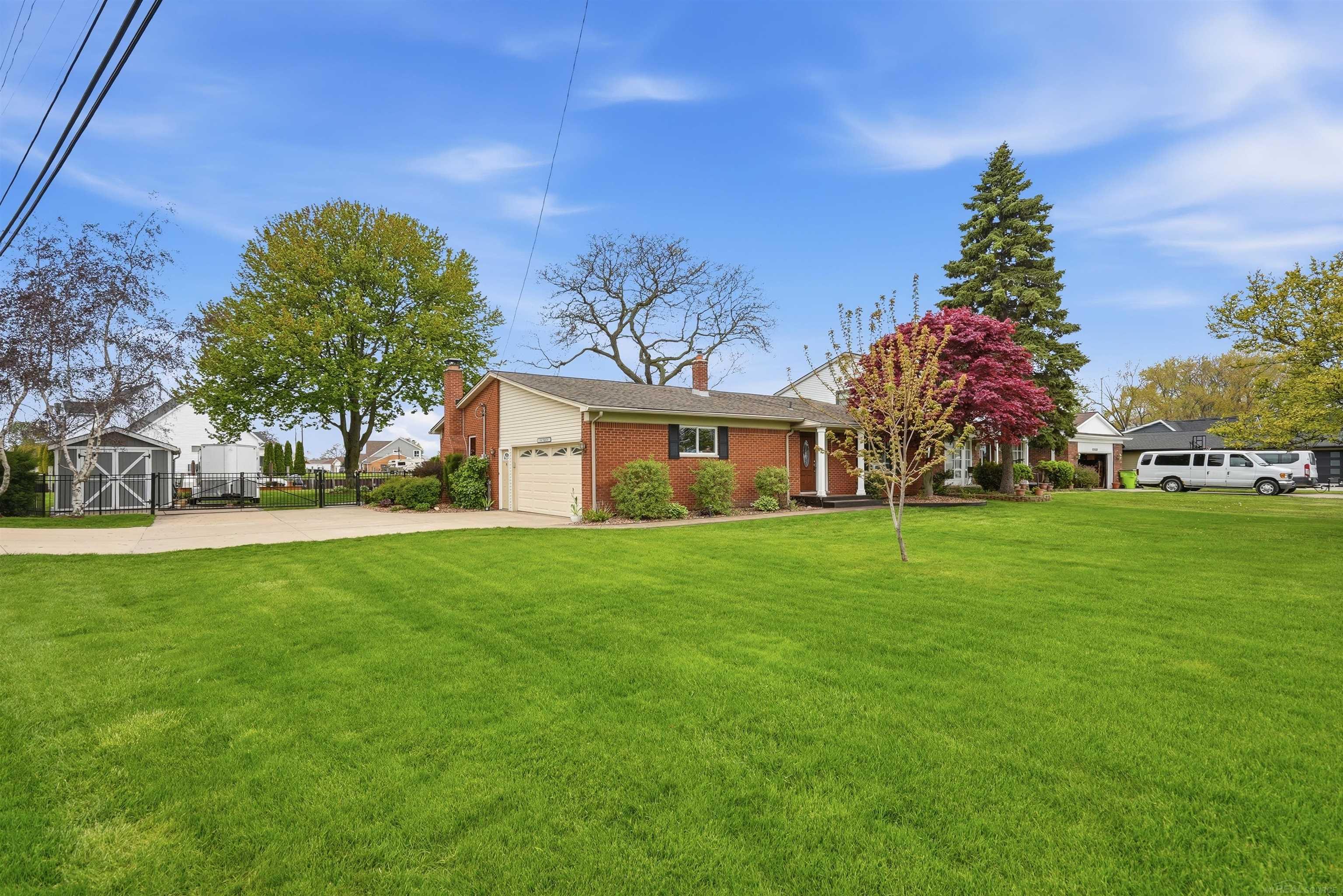 32160 S River Road Property Photo 4