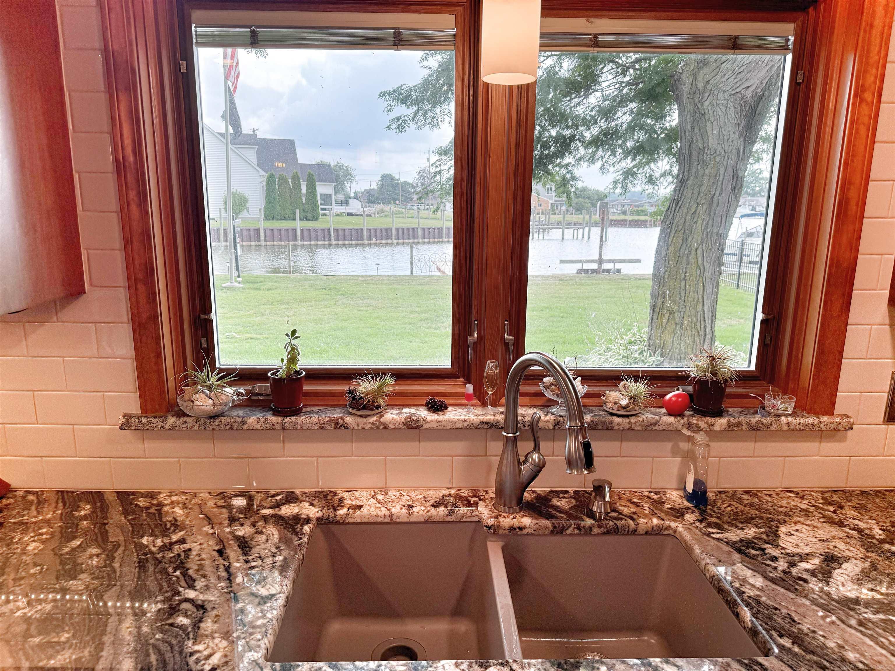 32160 S River Road Property Photo 13