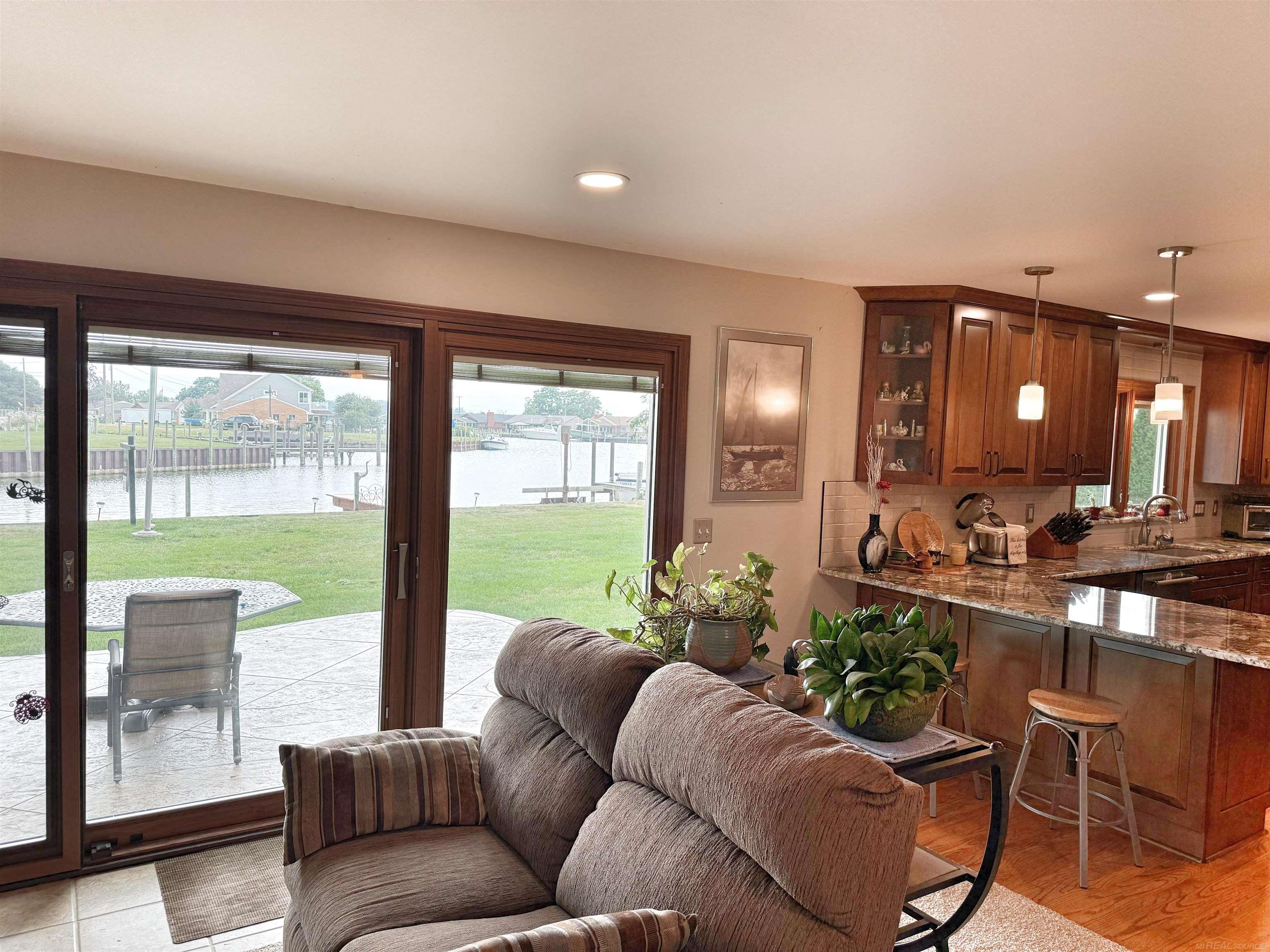 32160 S River Road Property Photo 19