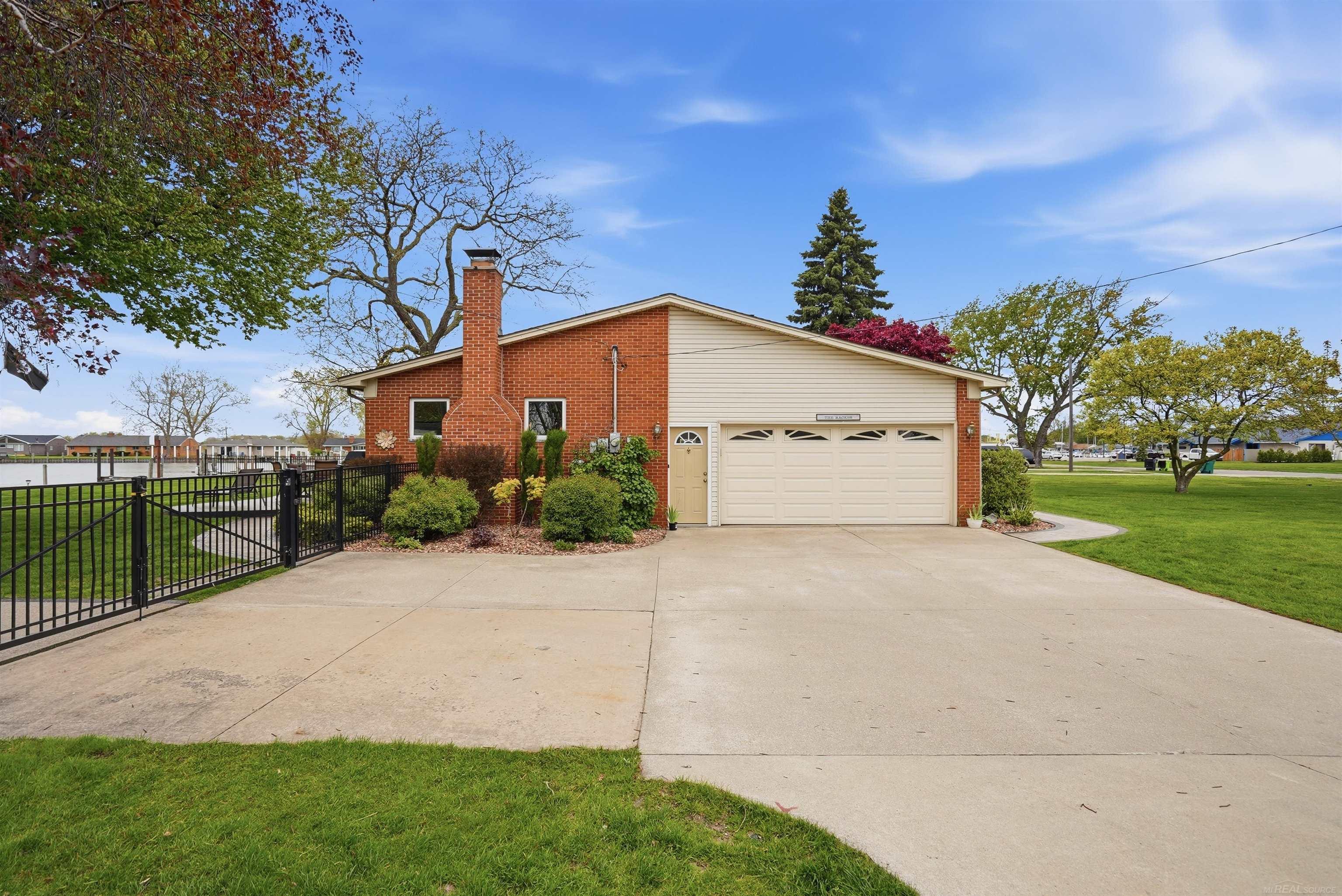 32160 S River Road Property Photo 46
