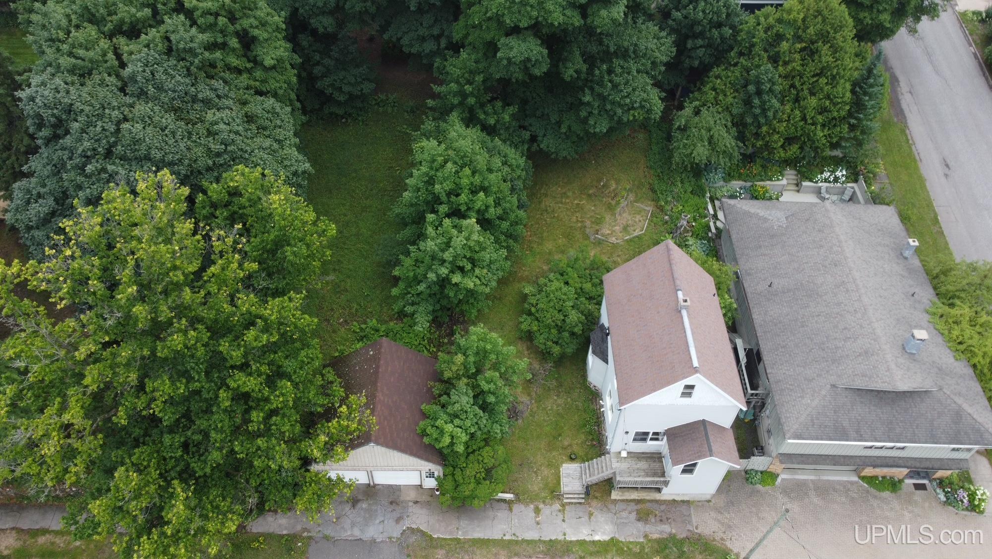 307 Houghton Avenue Property Photo 6