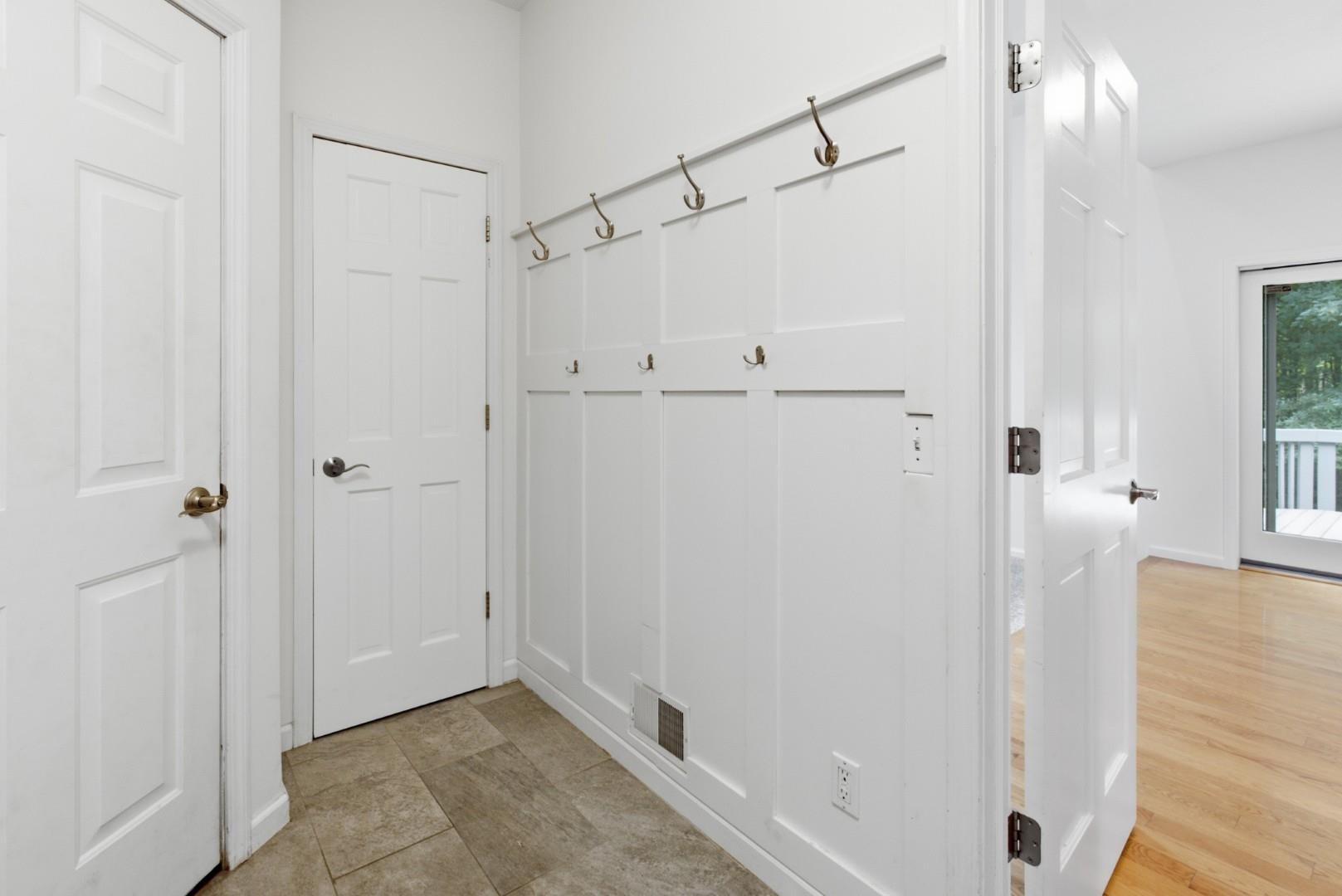 2266 Mockingbird Lane Property Photo 17