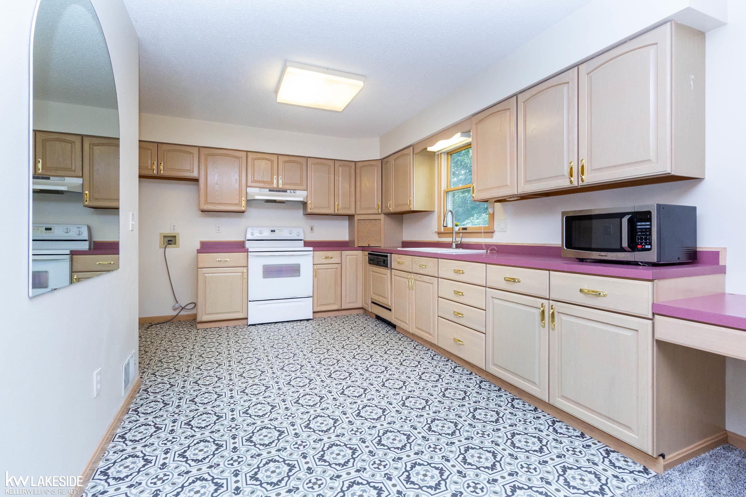 5778 Main St. #2 Street Property Photo 8
