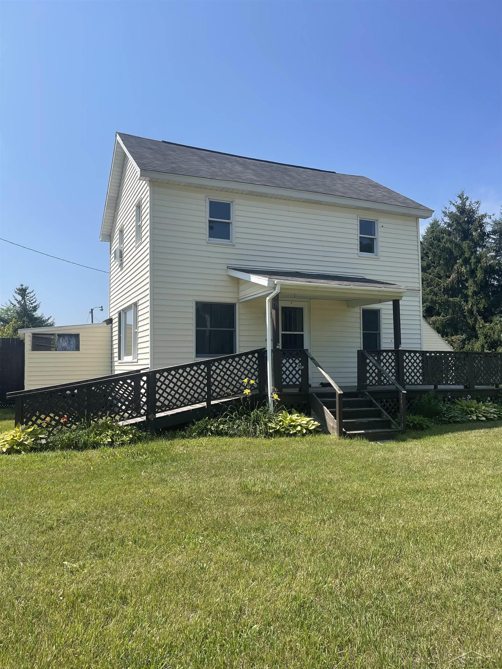 311 W Townline 16 Road Property Photo 1