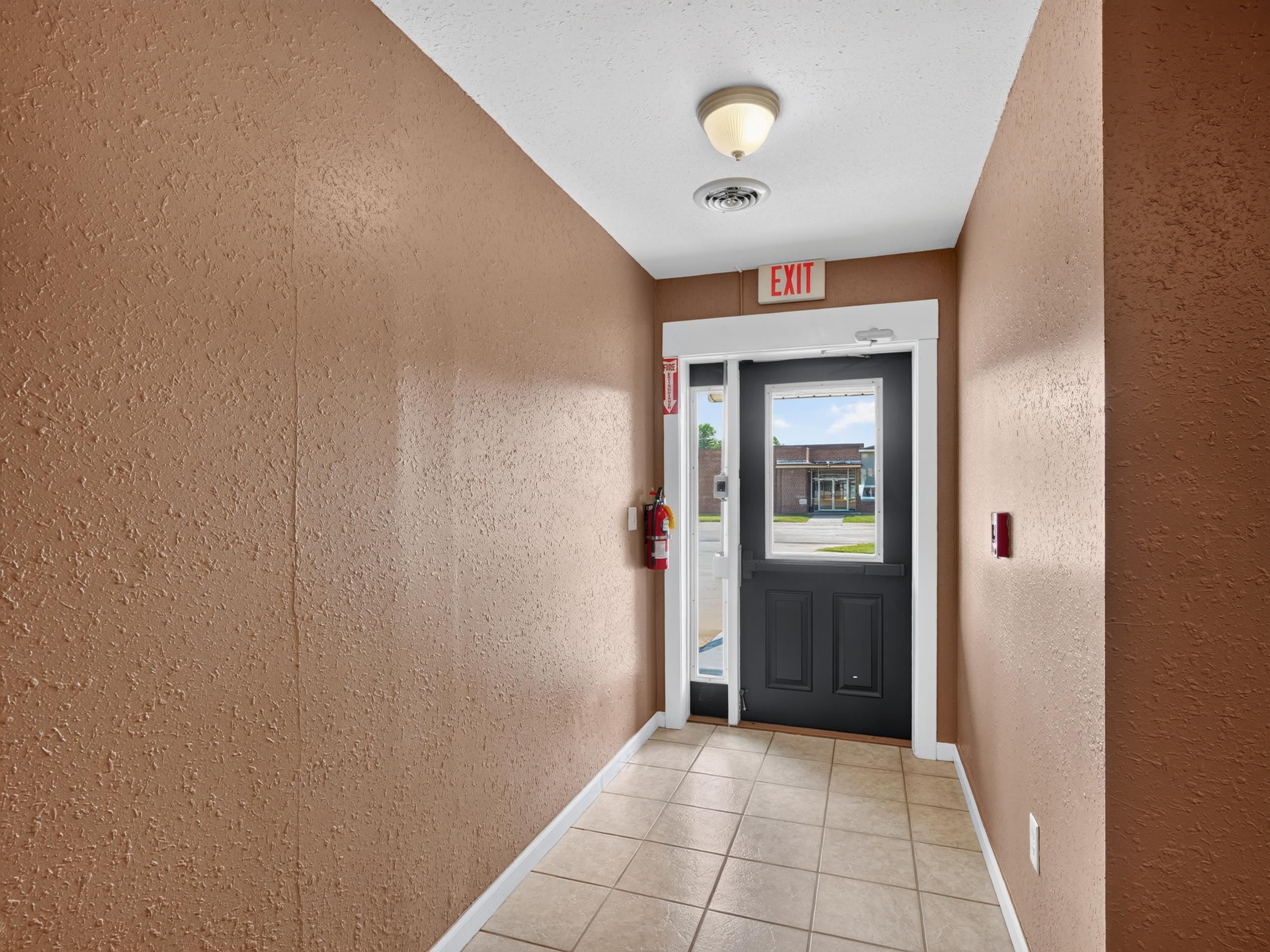 200 S 4th Street Property Photo 5