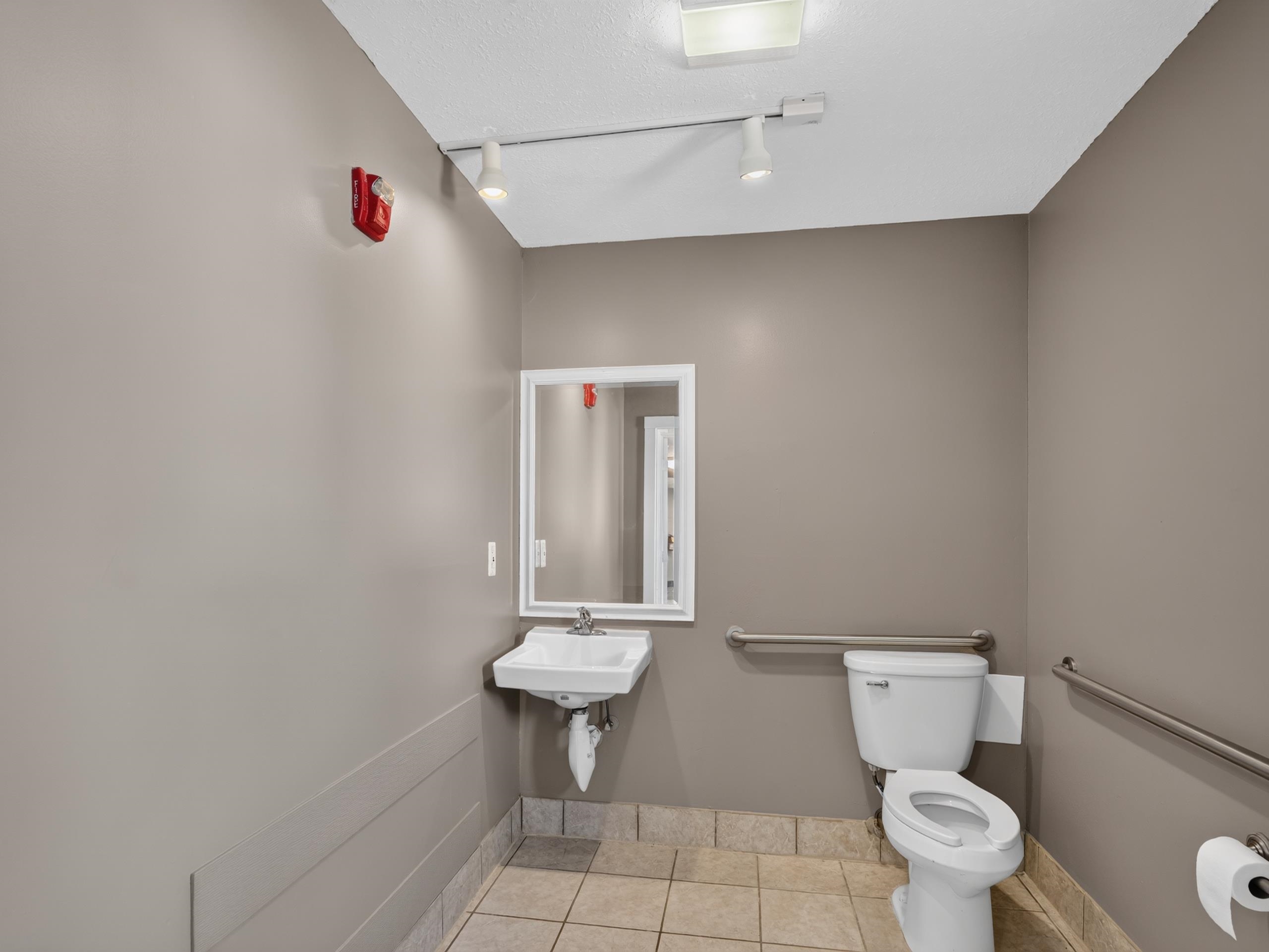 200 S 4th Street Property Photo 18