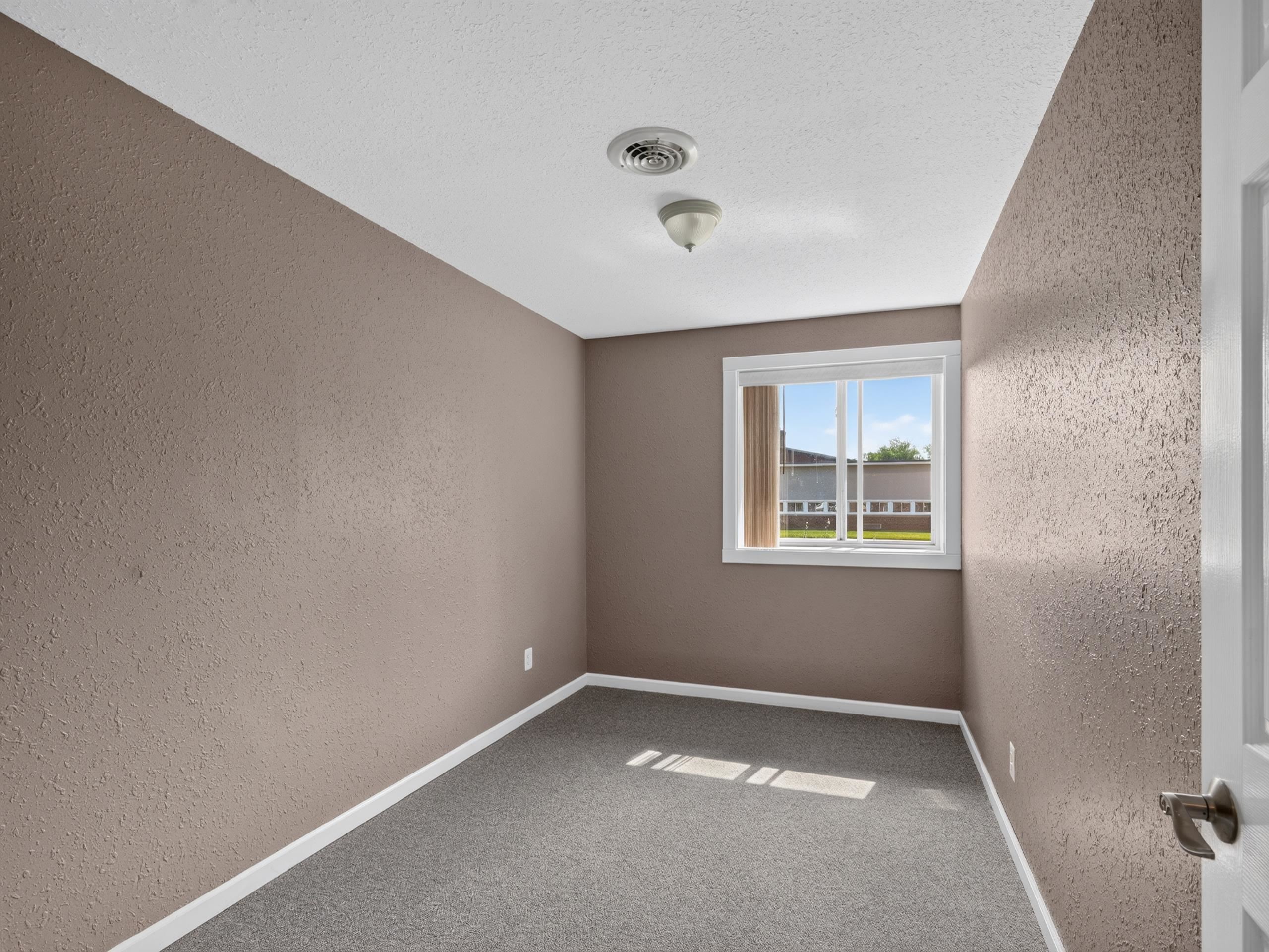200 S 4th Street Property Photo 20