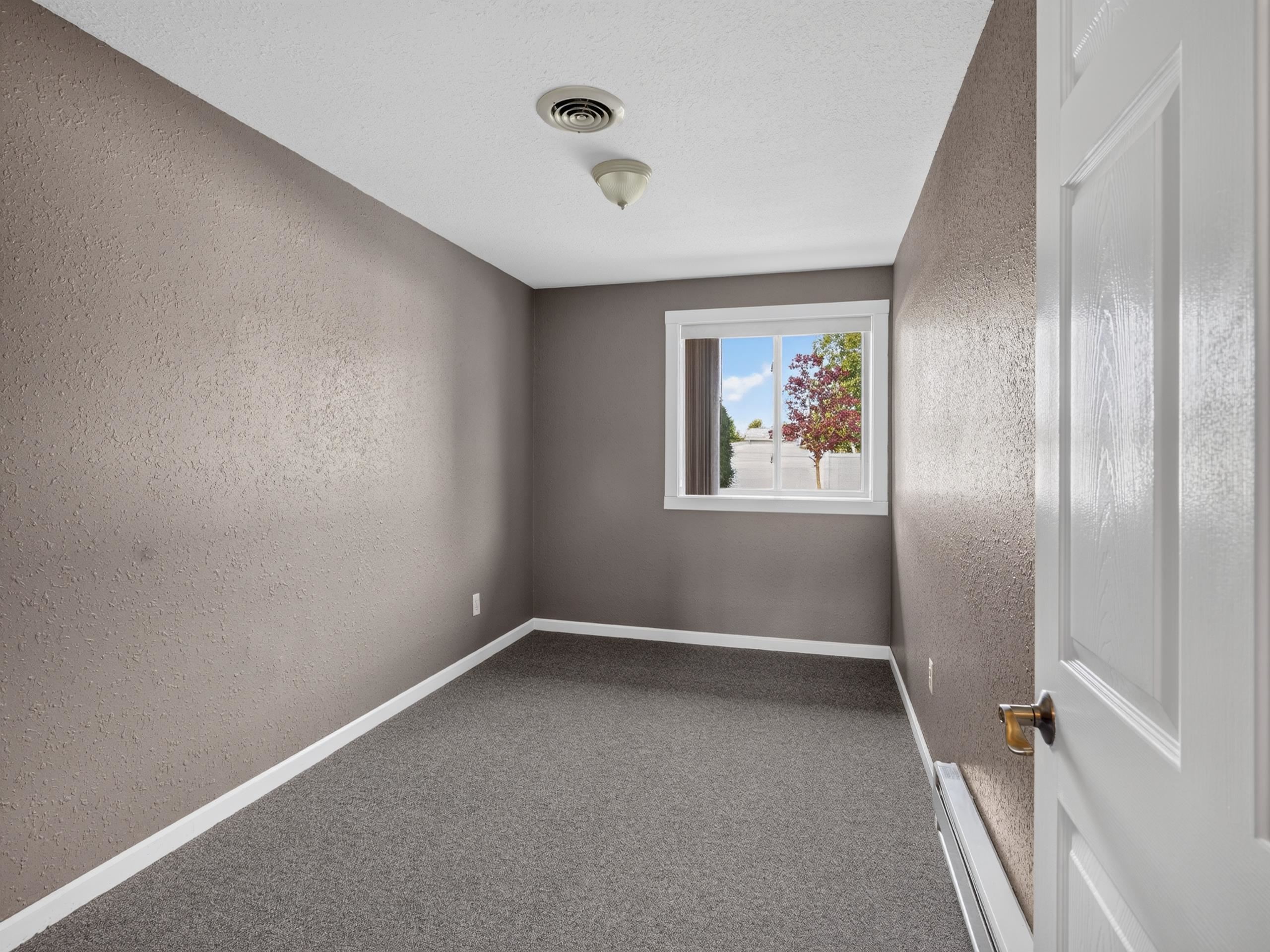200 S 4th Street Property Photo 25