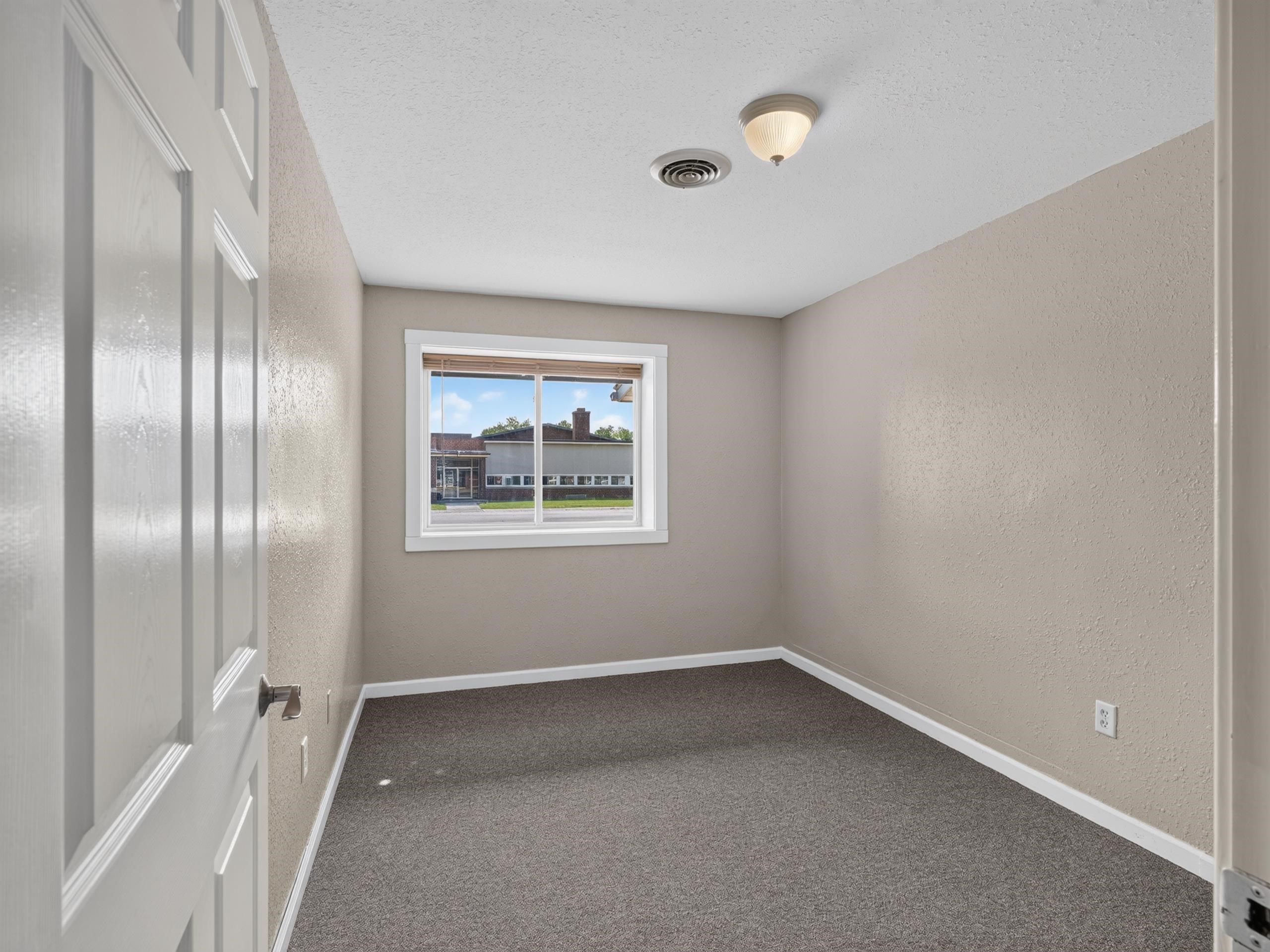 200 S 4th Street Property Photo 34