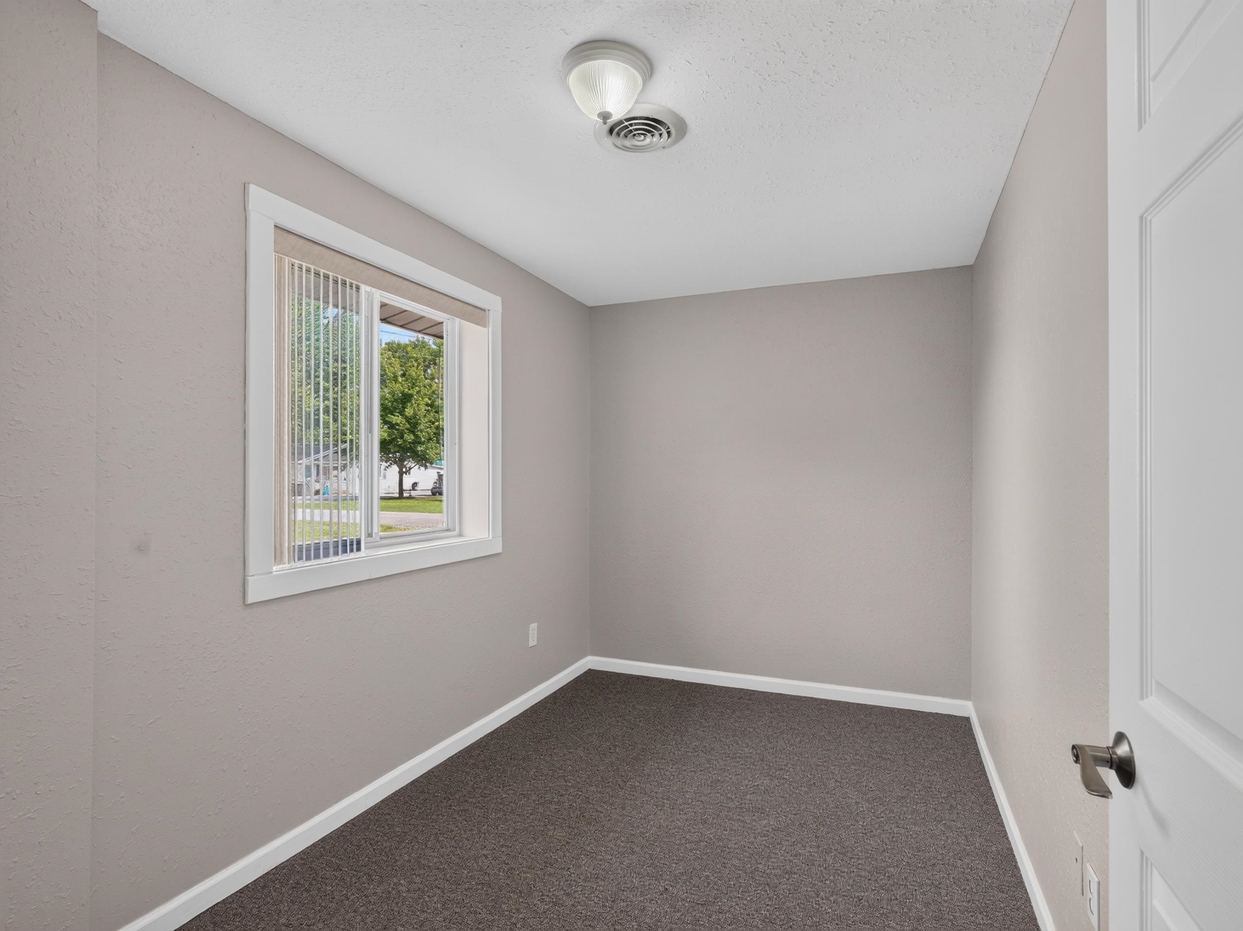 200 S 4th Street Property Photo 38