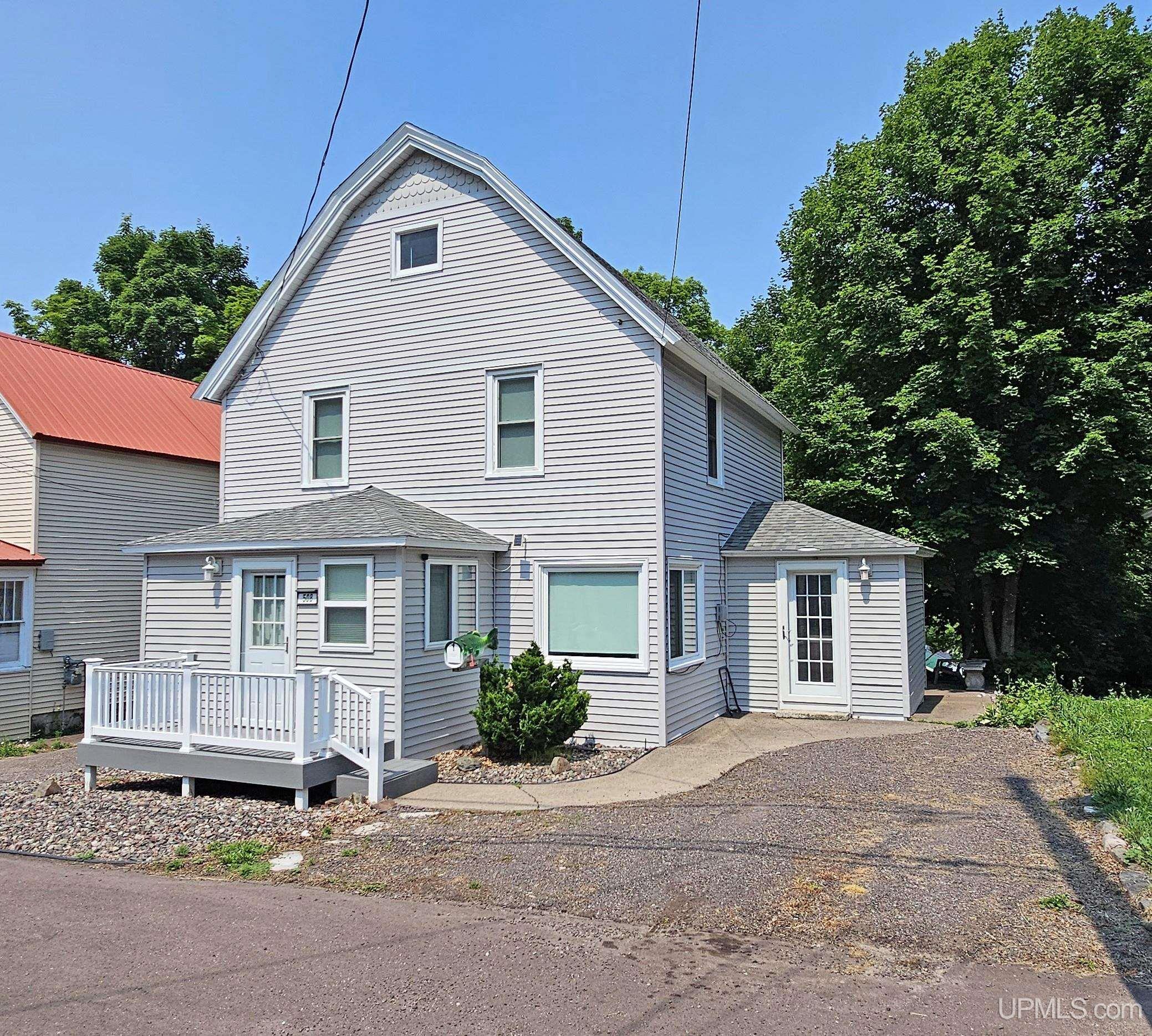 508 W Baraga Avenue Property Photo 1