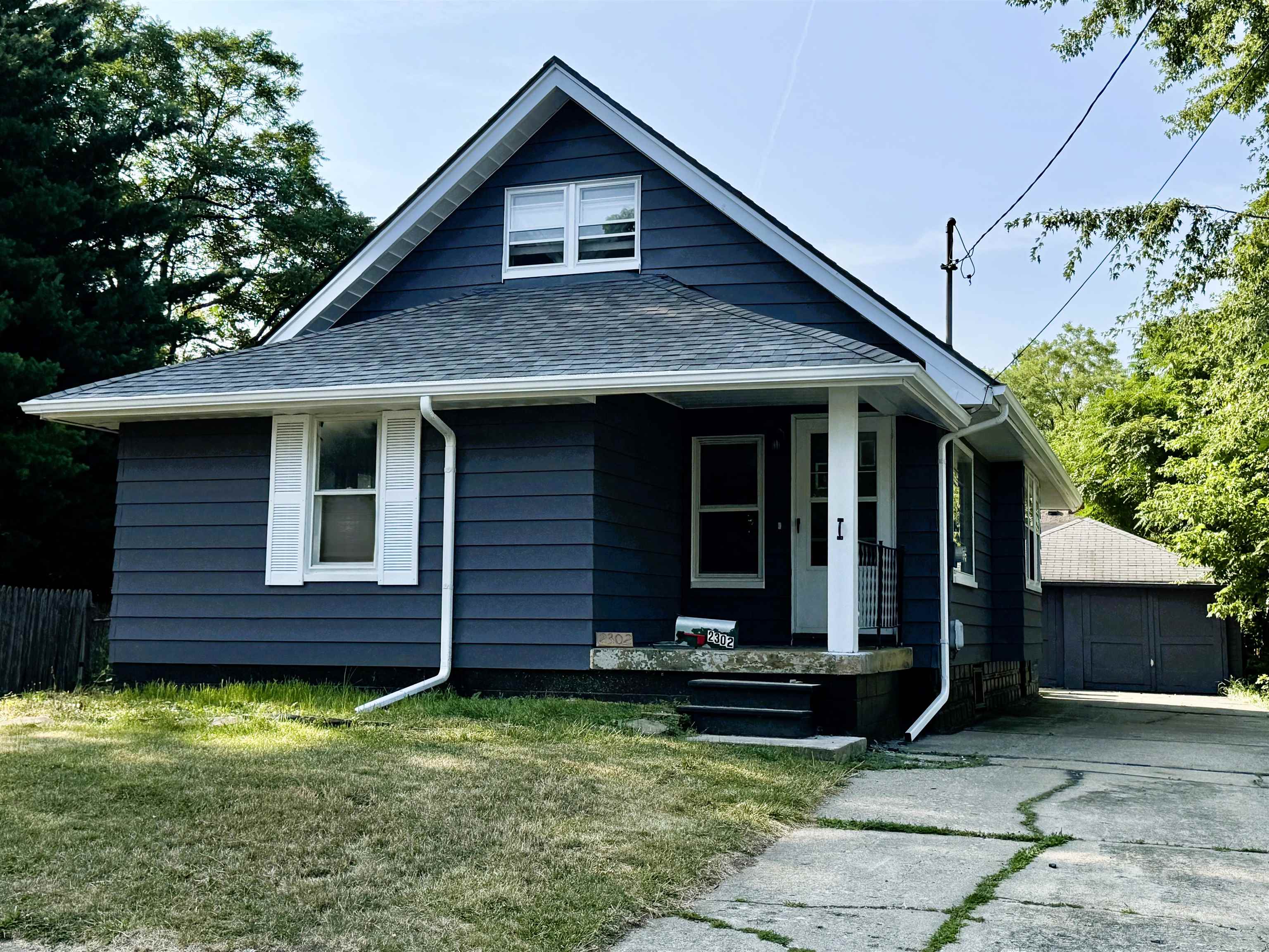 2302 Missouri Avenue Property Photo 1