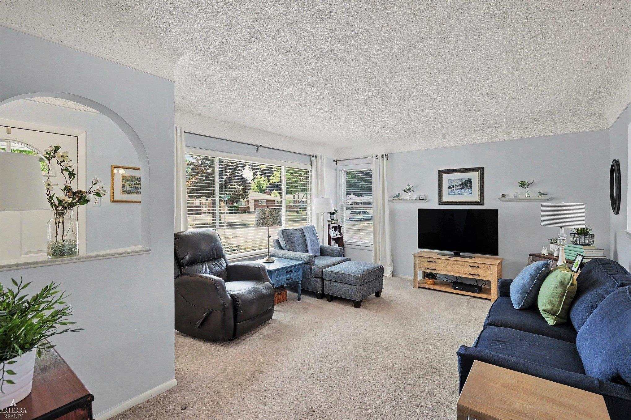 11209 Erdmann Road Property Photo 2