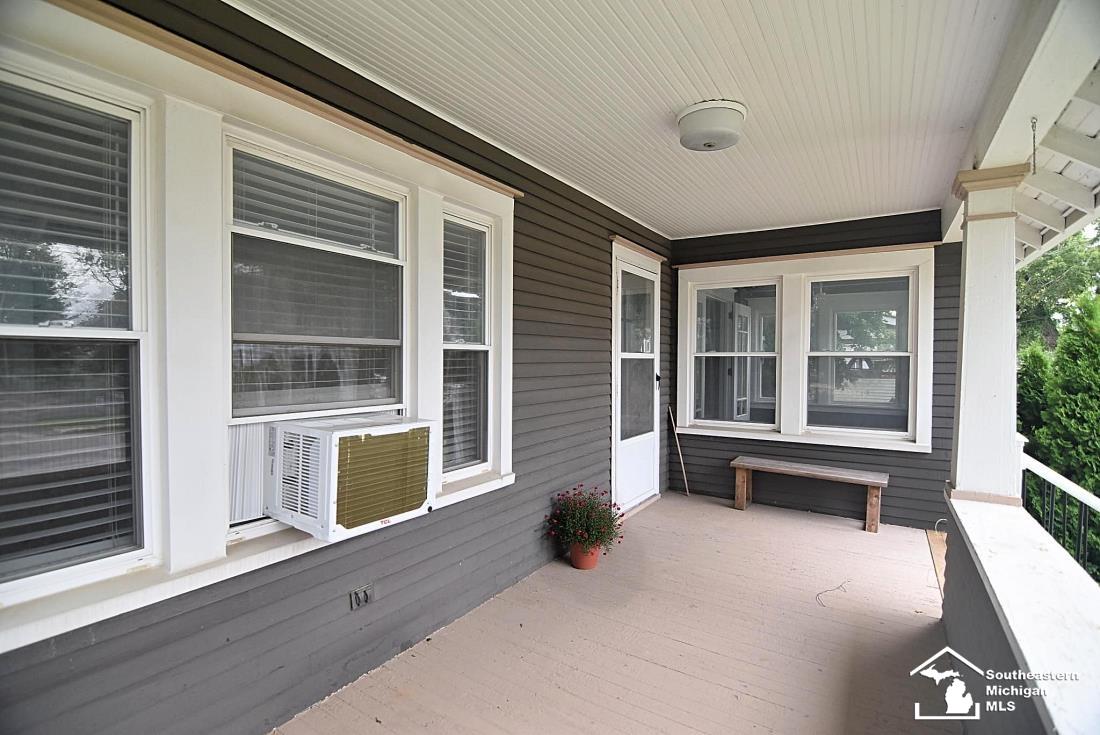 174 College Avenue Property Photo 8