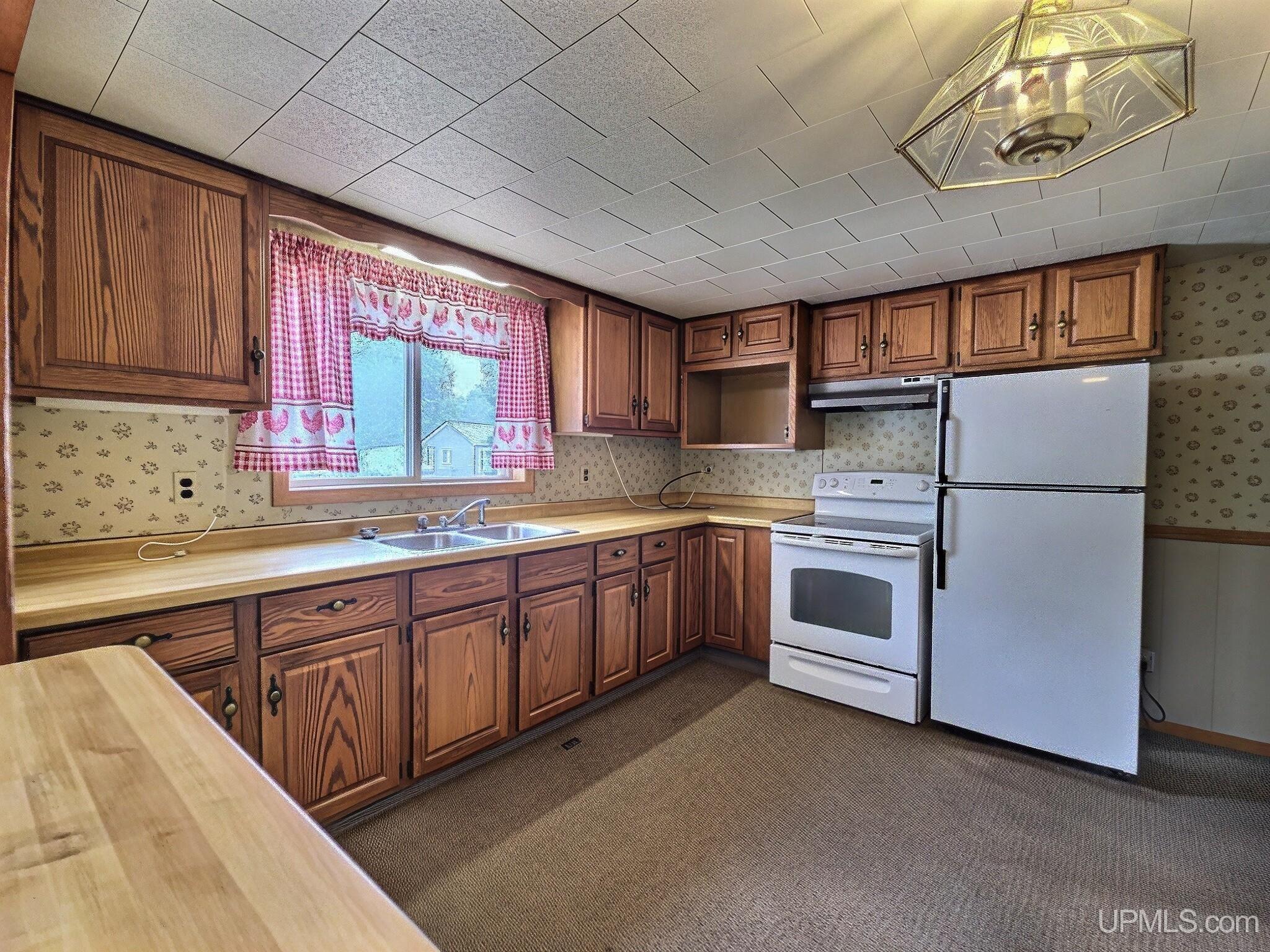 207 Pine Street Property Photo 4