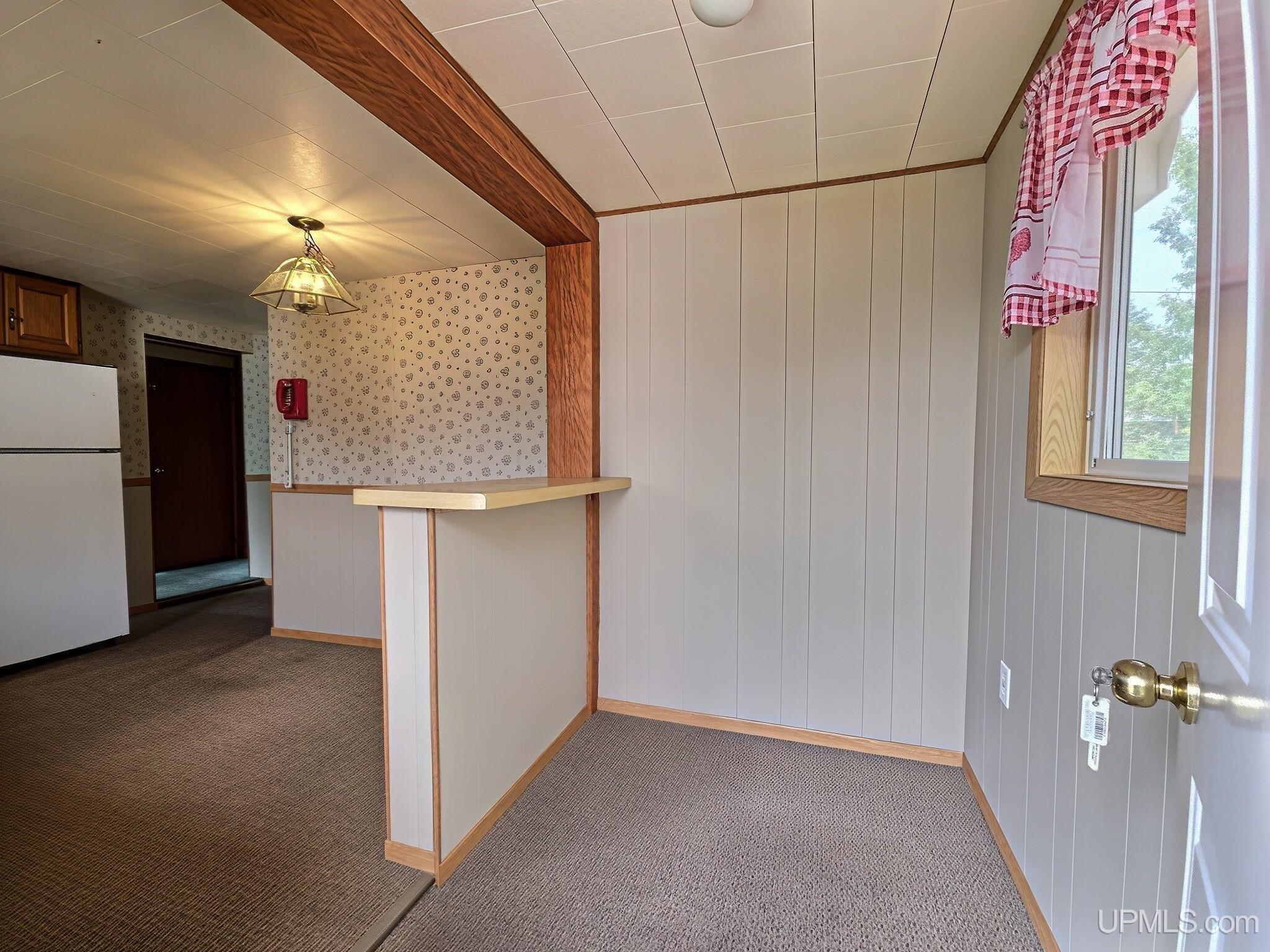 207 Pine Street Property Photo 6