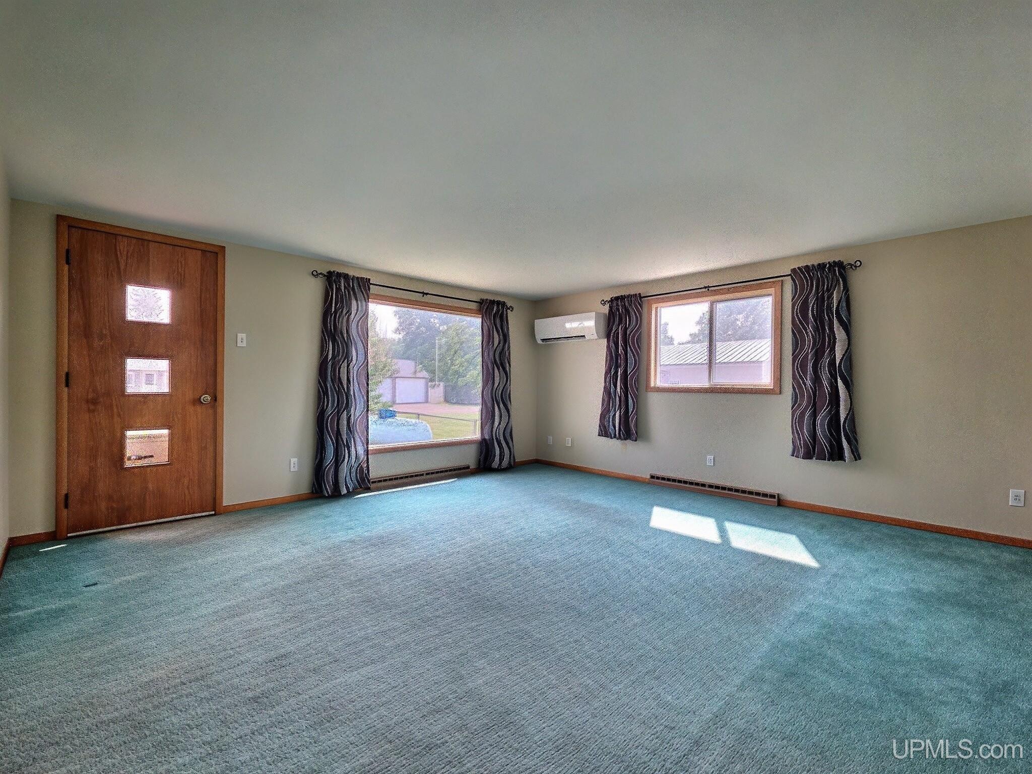 207 Pine Street Property Photo 10