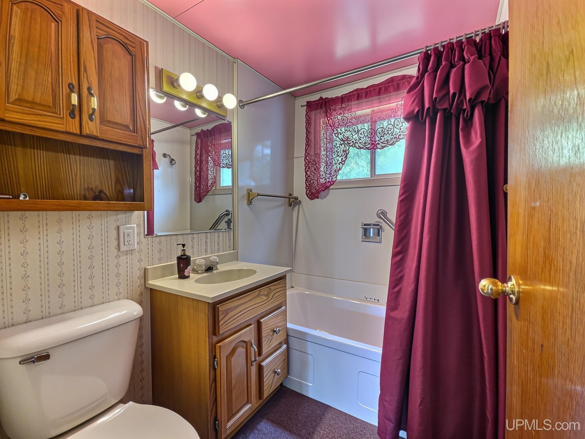 207 Pine Street Property Photo 14