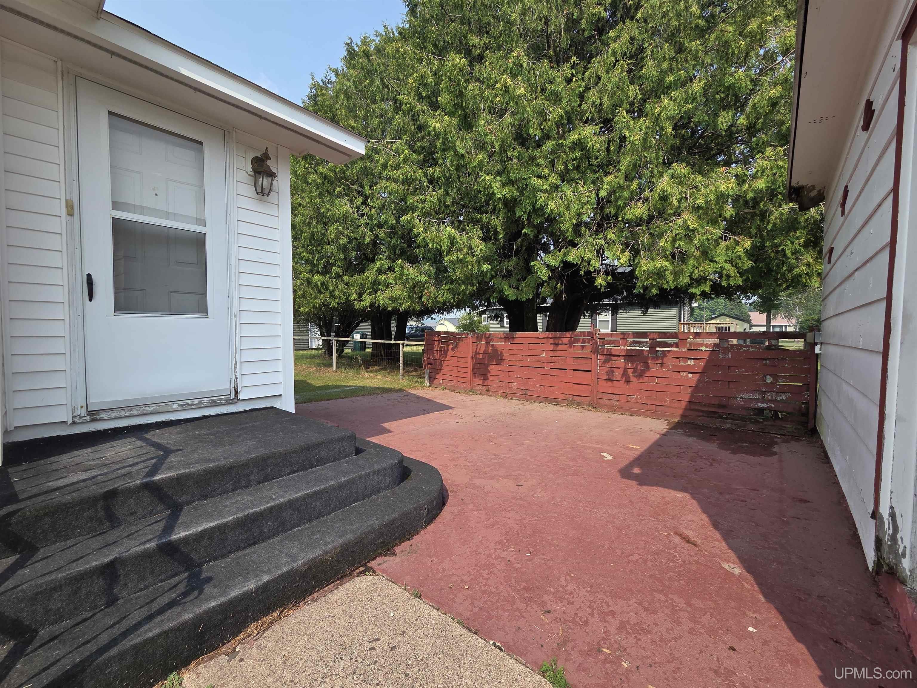 207 Pine Street Property Photo 21