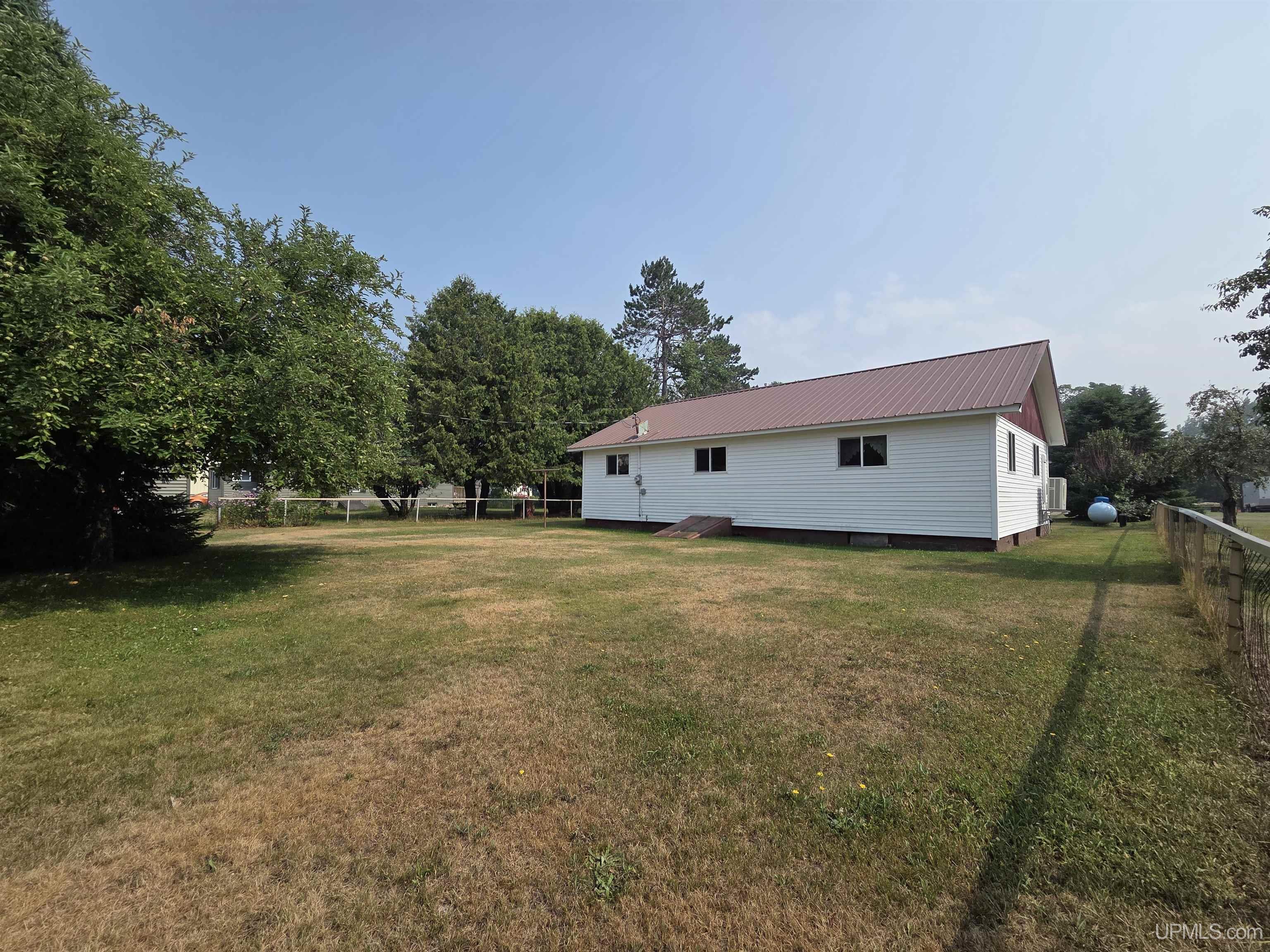 207 Pine Street Property Photo 25