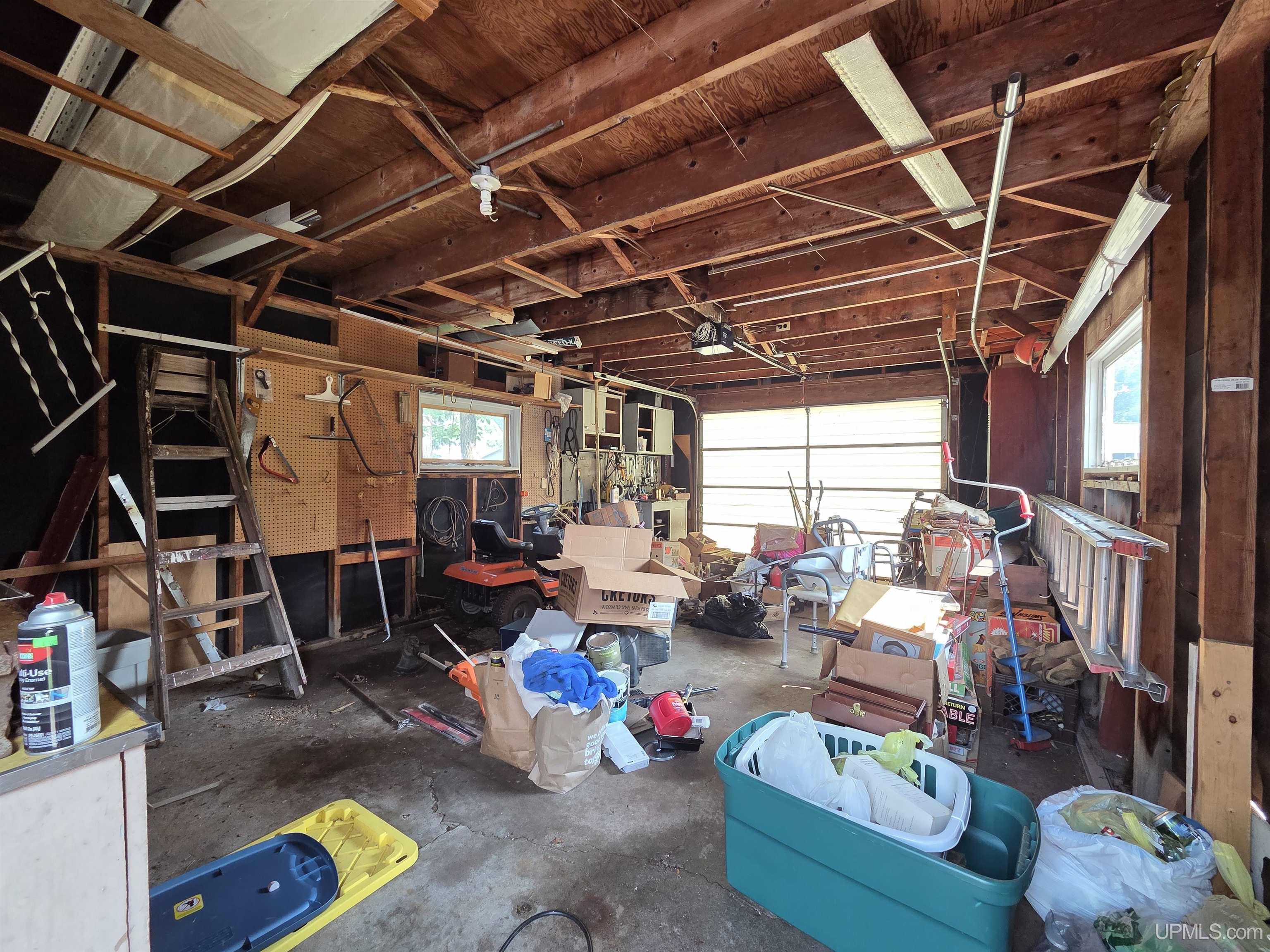 207 Pine Street Property Photo 28