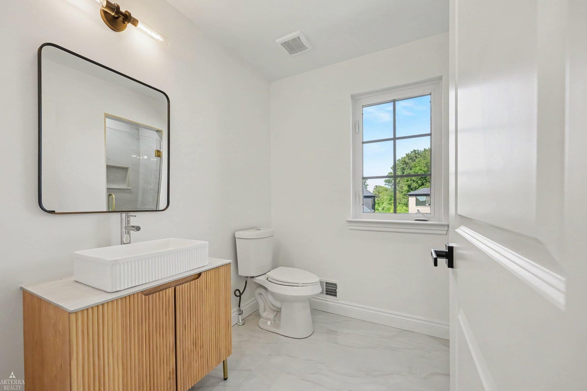 19246 Hamlin Lake Drive Property Photo 31
