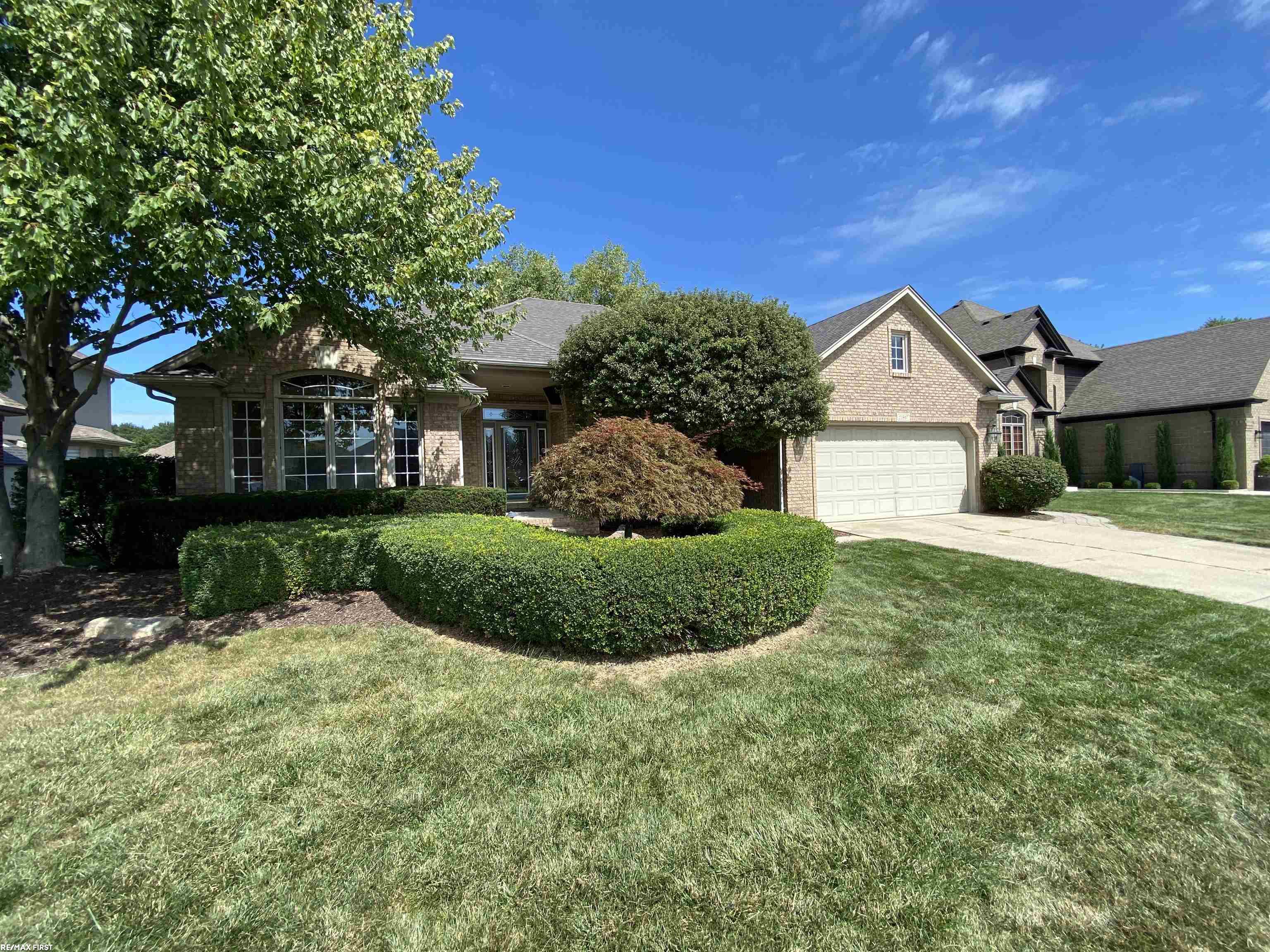 21597 Pinnacle Court Property Photo 1